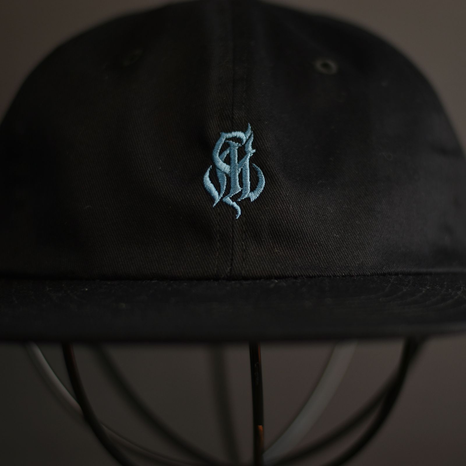 CAL LOGO TWILL CAP (BLACK) / 刺繍ロゴ ツイル キャップ