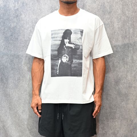 Stie-lo × Irina.L "Presley" T-SH （WHITE） / プリントTシャツ （ホワイト） 25MND-STL009