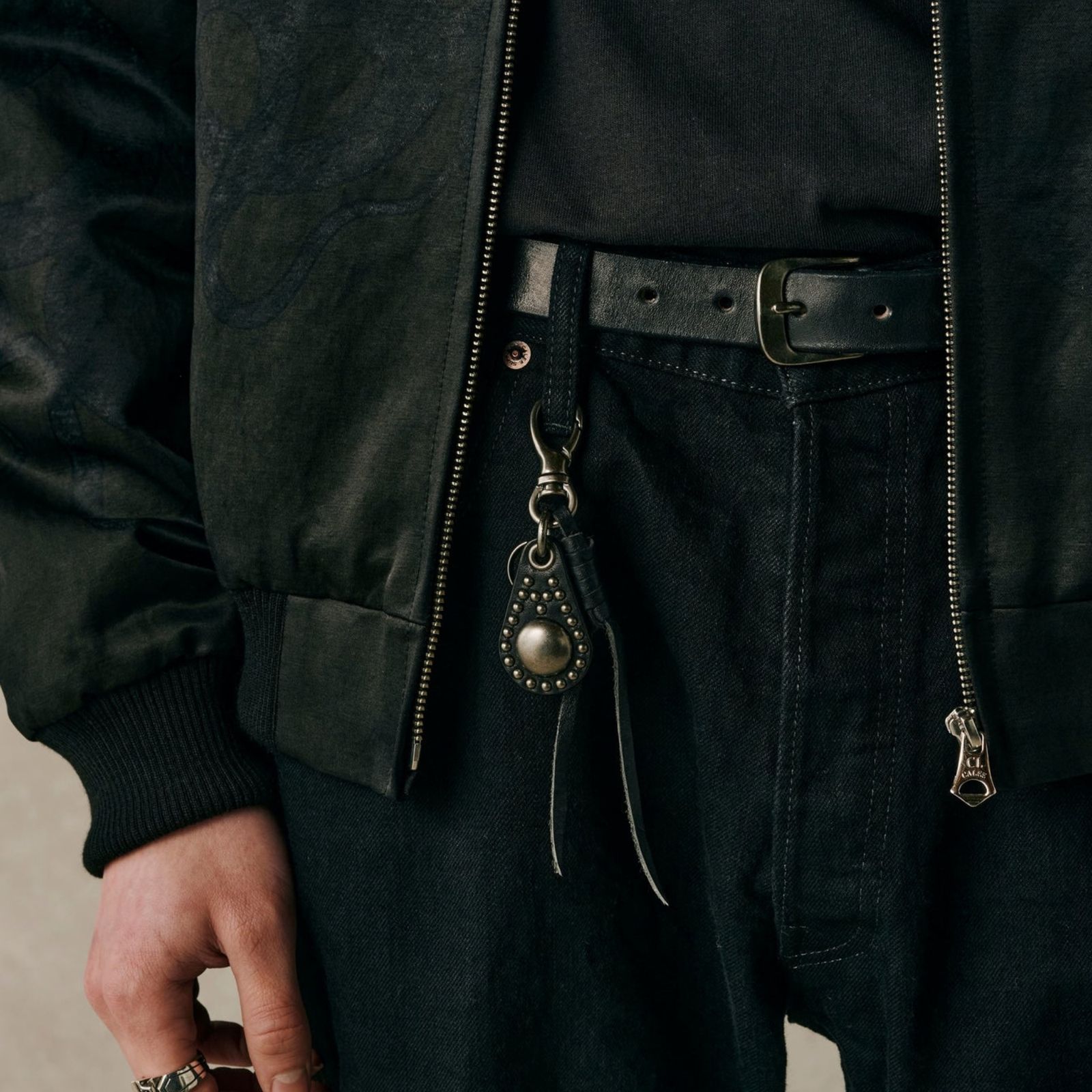STUDS LEATHER CHARM KEY RING (BLACK)｜スタッズ レザー チャーム キーリング キーホルダー｜CL-26AWLE007
