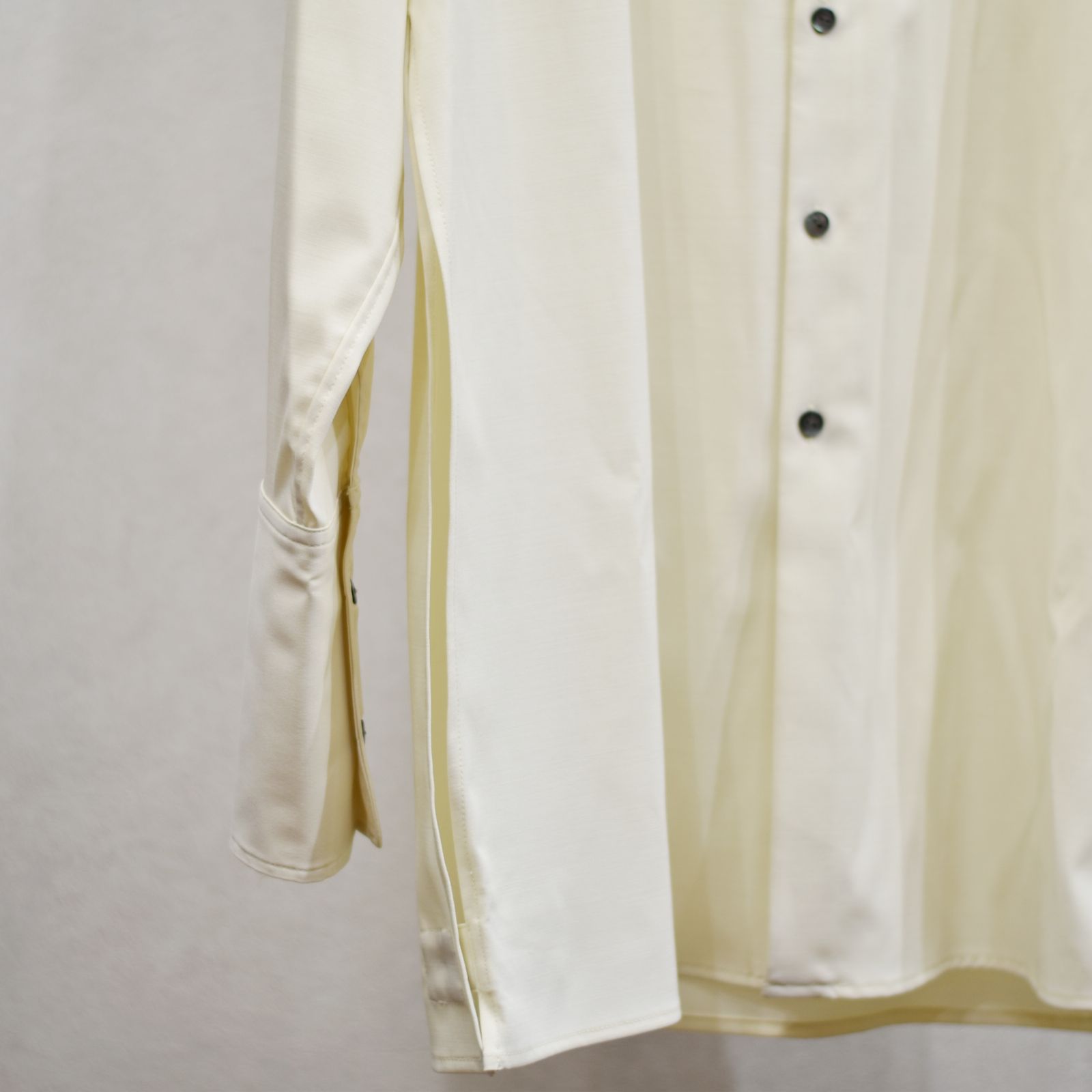 stand neck crevice shirt (WHITE) / スタンドネック サイドスリット シャツ