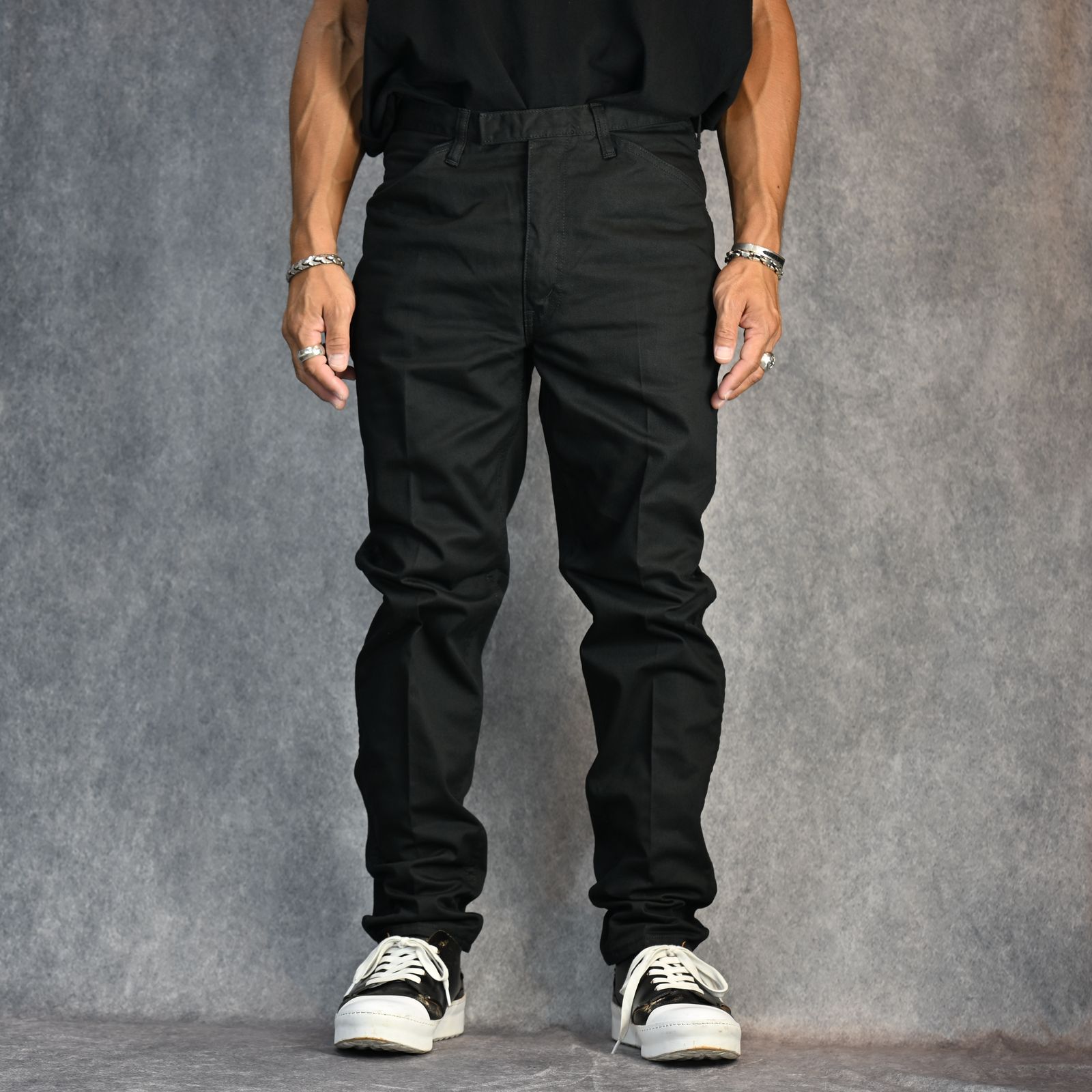 #022 LV MCQUEEN PANTS ONE-WASHED （BLACK） / テーパード デニムパンツ （ブラック）