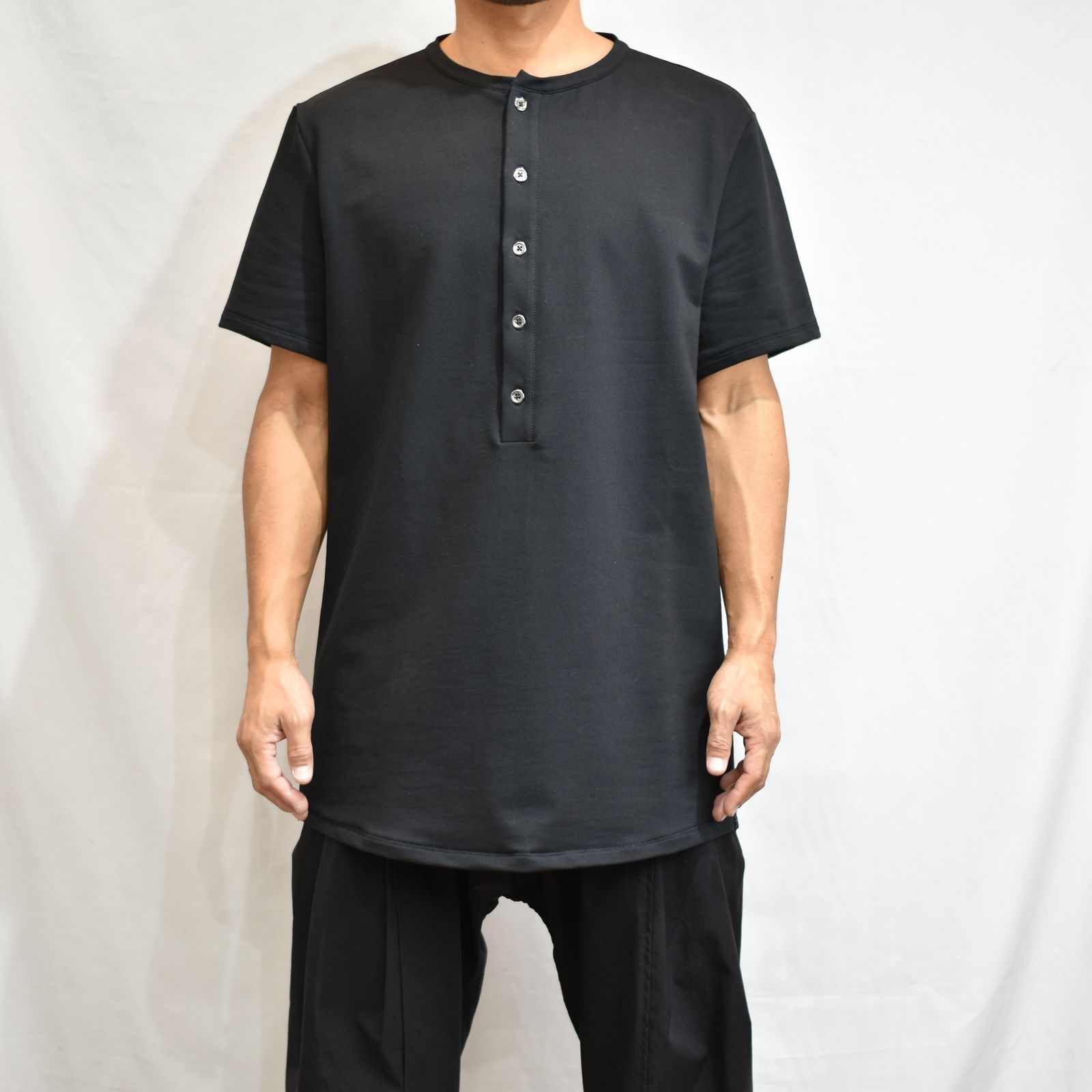 CUT＆SAWN HENLEY NECK （BLK）