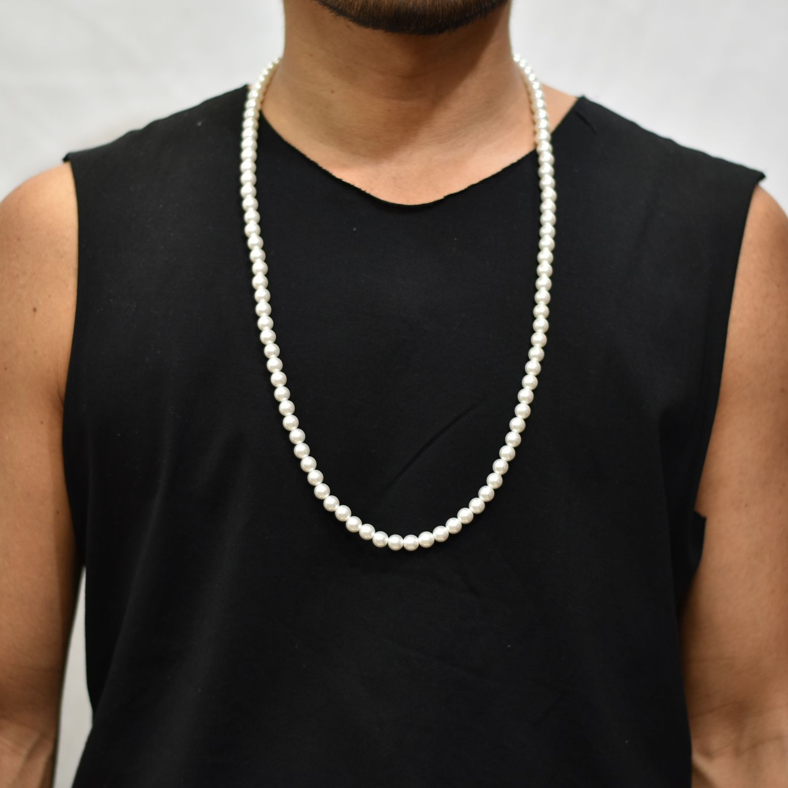 PEARL MASK HOLDER"