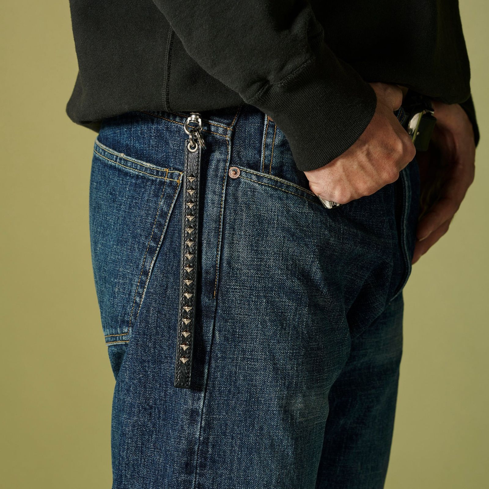 STUDS LEATHER SHORT KEY RING (BLACK) / スタッズ レザー ショート キーリング