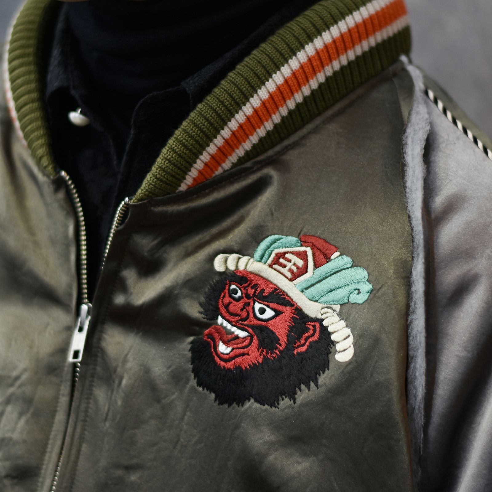 CROPPED YAMA KING EMBROIDERED SOUVENIR JKT (OLIVE)｜閻魔大王 スーベニアジャケット・スカジャン ショート丈・短丈｜PD25AW02