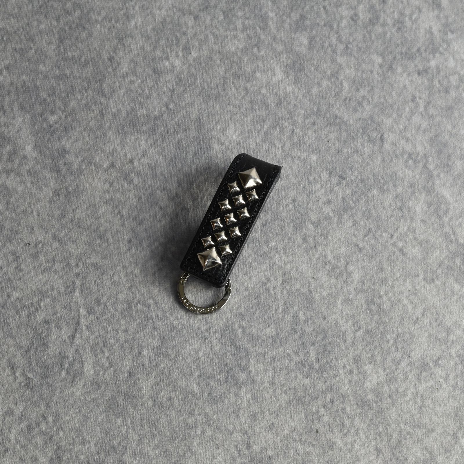 STUDS LEATHER SNAP KEY RING (BLACK) / スタッズ レザー スナップタイプ キーリング