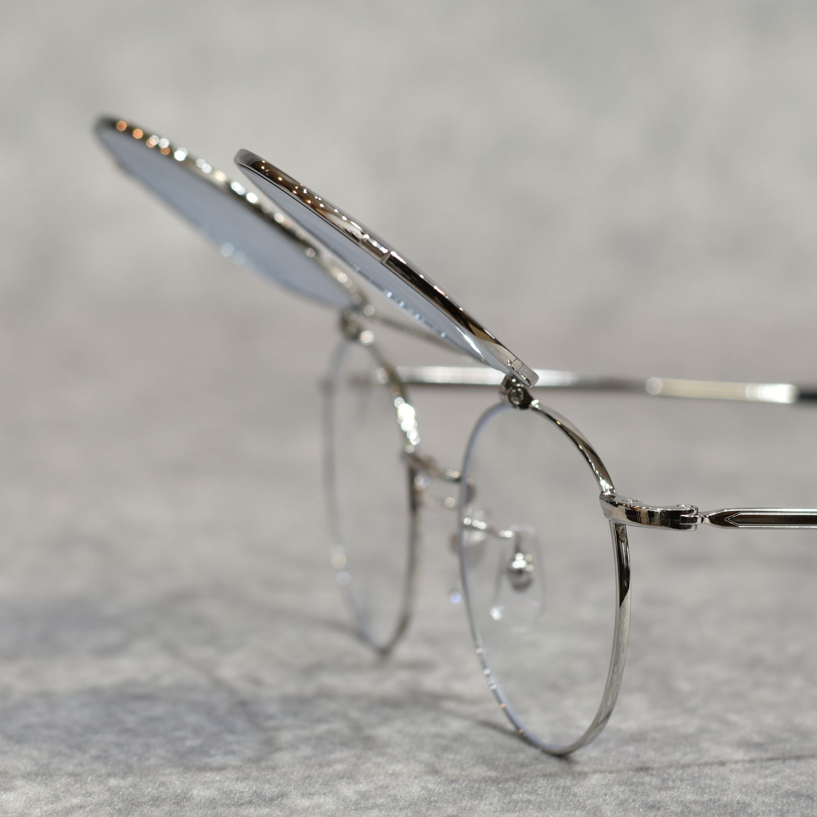 FLIP UP TYPE CIRCLE METAL GLASSES ＜EXCLUSIVE＞ (SILVER / BLUE)｜フリップアップタイプ サークルメタル サングラス｜CL-26SS001G EX