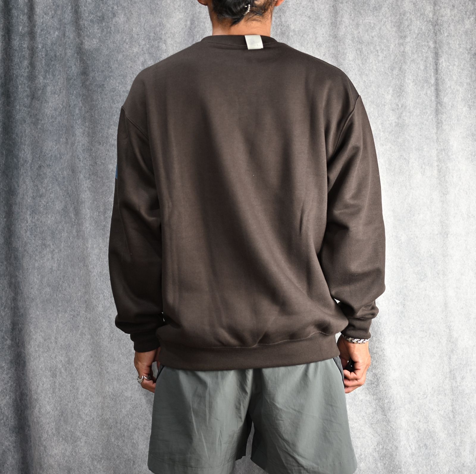 CREWNECK SWEARTSHIRT （BROWN） / スクルーネック スウェット （ブラウン）