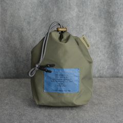 × OUTDOOR PRODUCTS DRAWSTRING BAG （KHAKI） / ナイロン バッグ （カーキ）