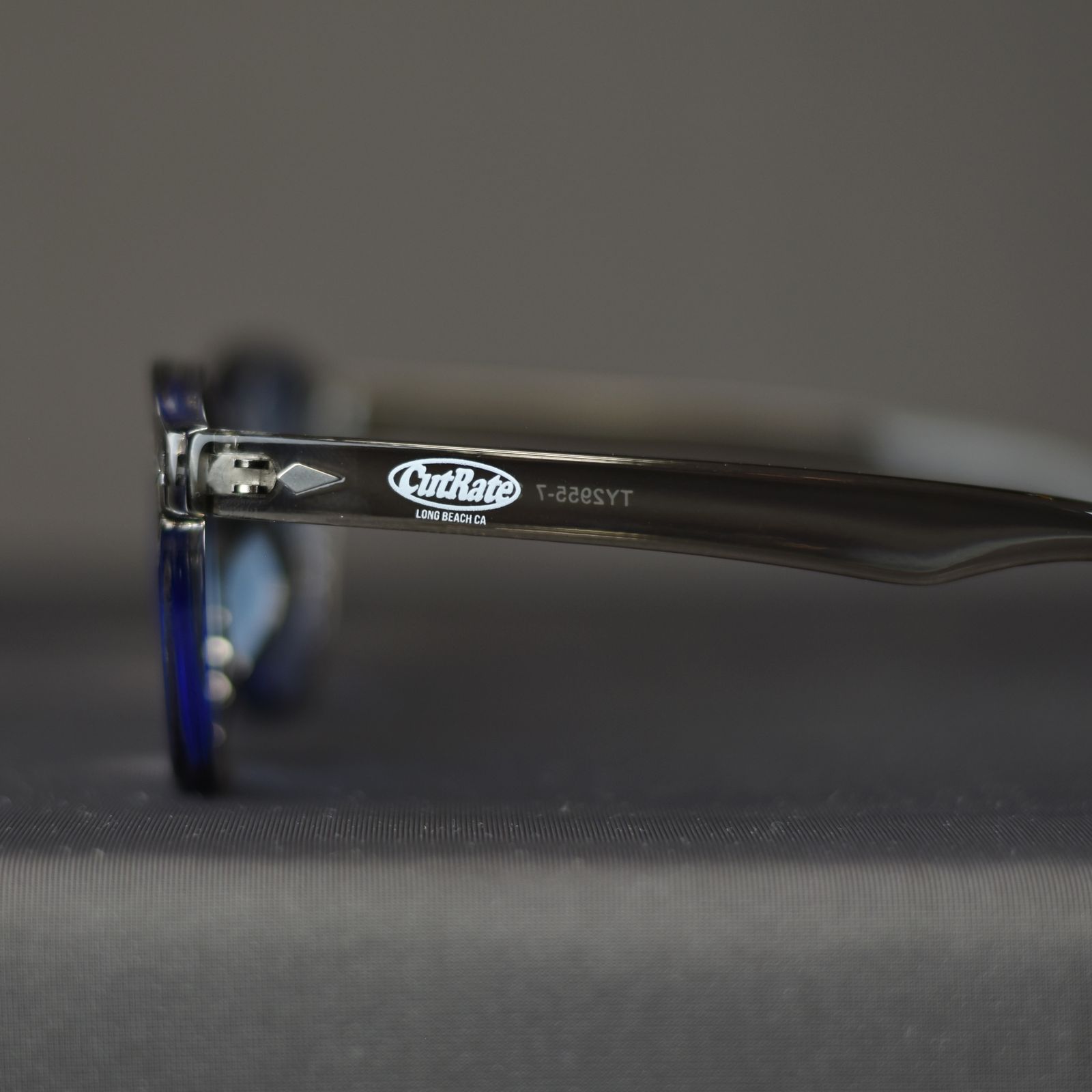 CUTRATE LOGO GLASSES (CLEAR GRAY × BLUE) / カットレイト ロゴ グラシズ
