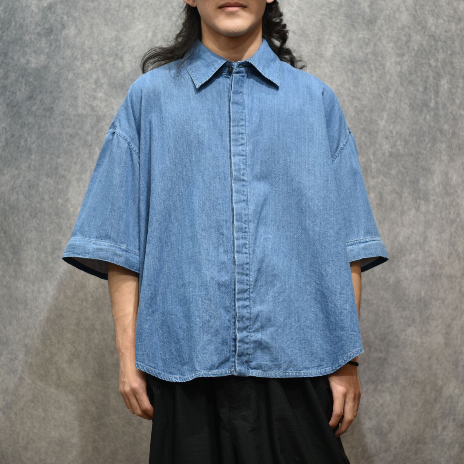 デタッチャブルスリーブホックカフスシャツ (BLUE WASHED)｜LB26SS-SH11-BWD