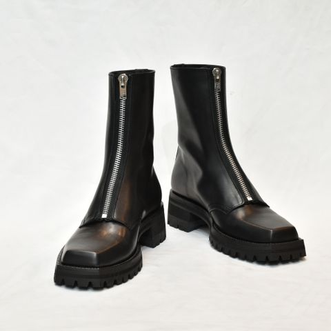 ZIPPED BOOTS”