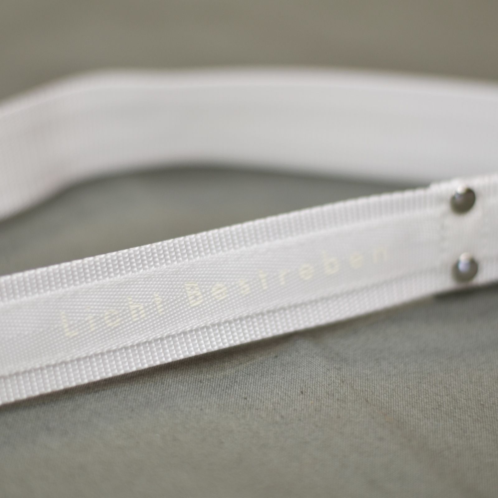マグネットバックルロングベルト / LB22SS-AC01 (WHITE×SILVER)