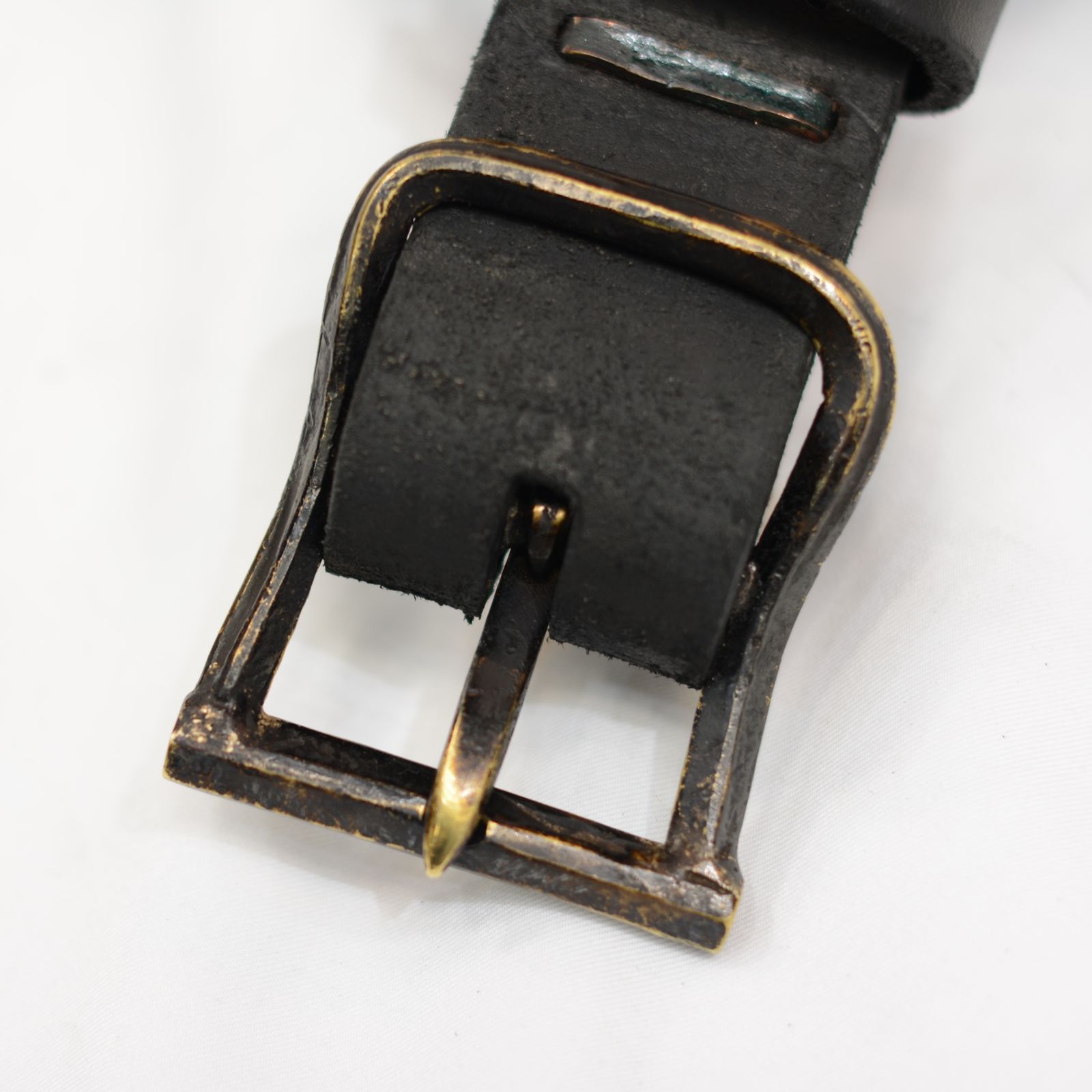 "HANDGRAVING LEATHER BELT"