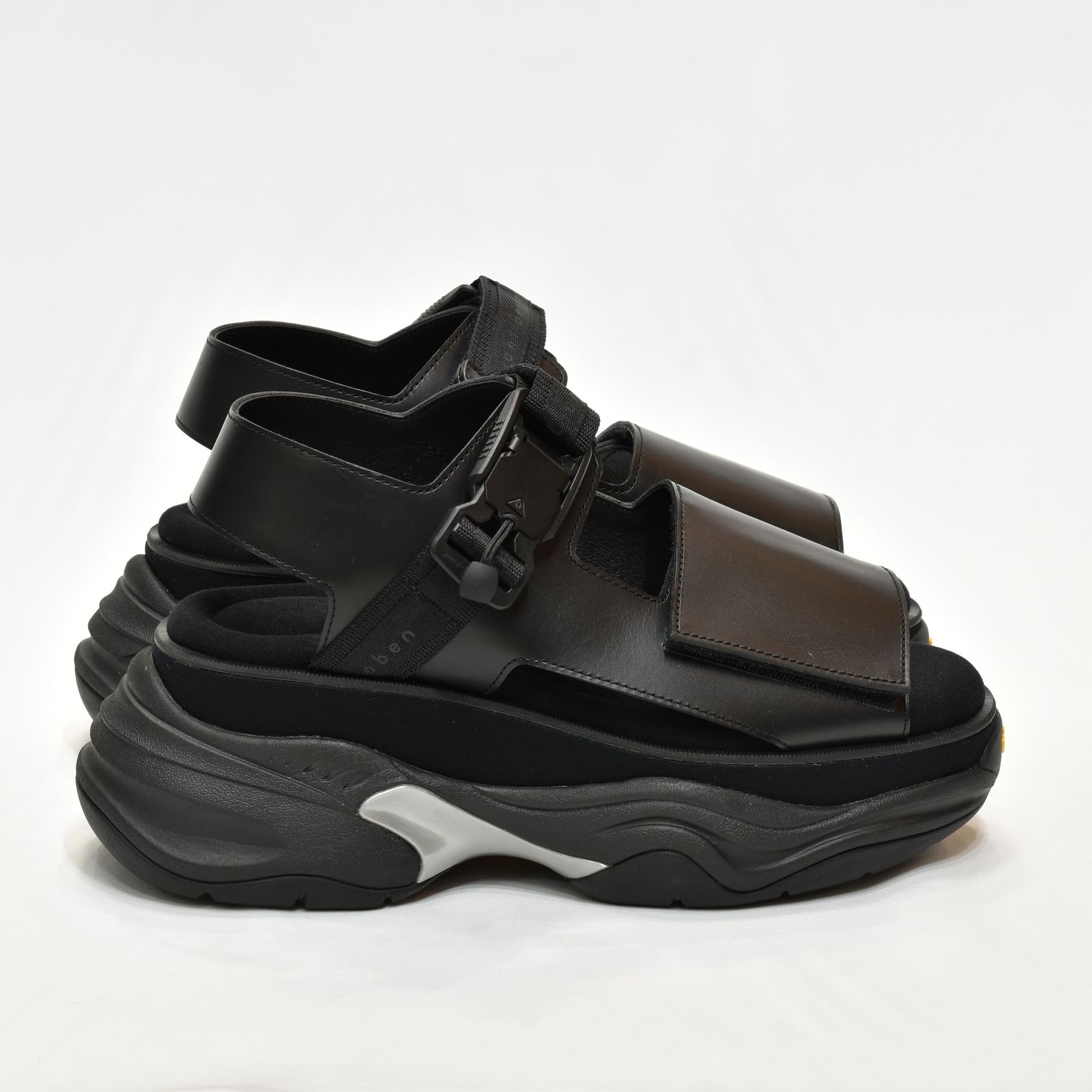 マグネットバックルシューサンダル / LB22SS-SHOES01 (BLACK)