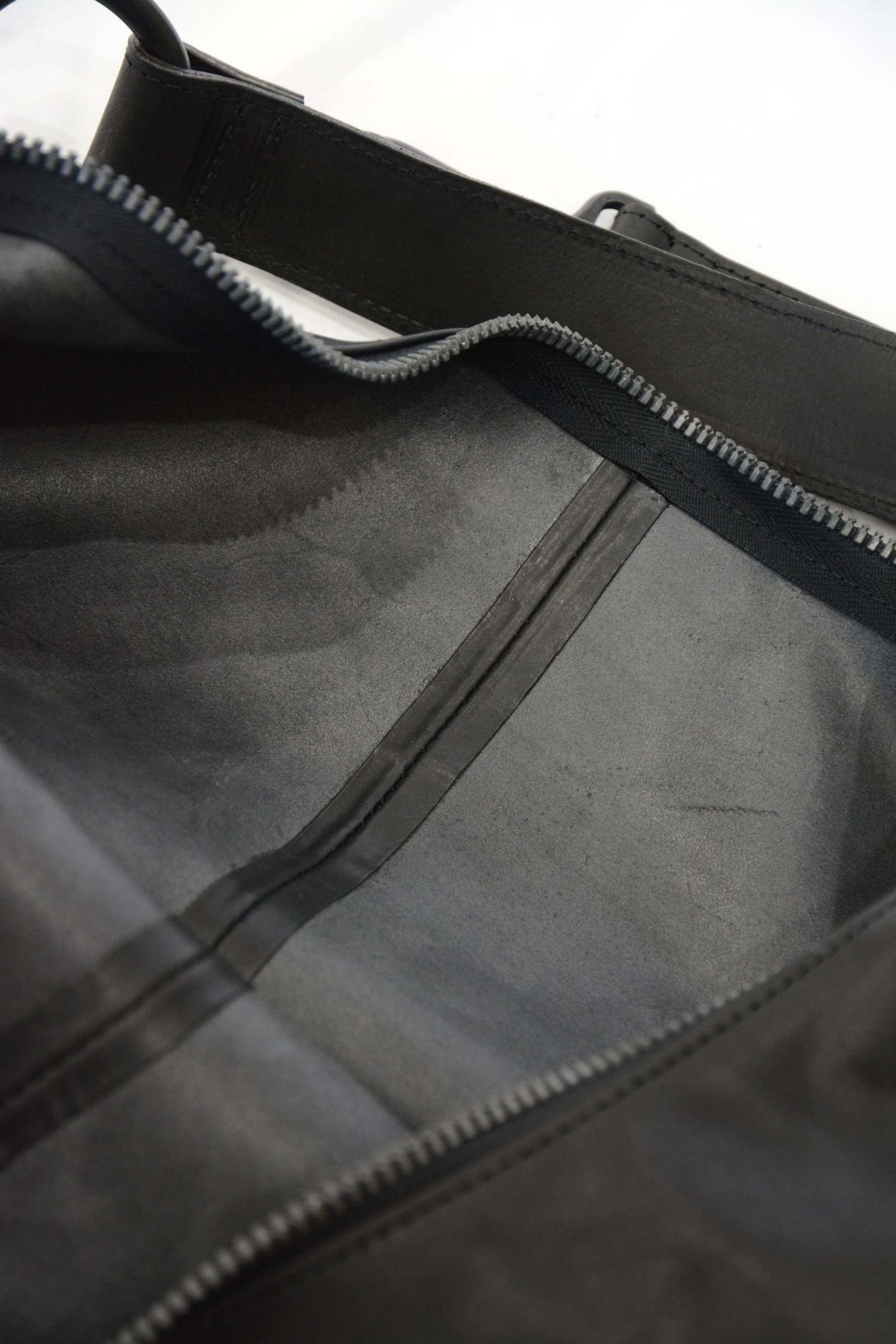 GUIDI オイルカーフ ショルダーバッグ