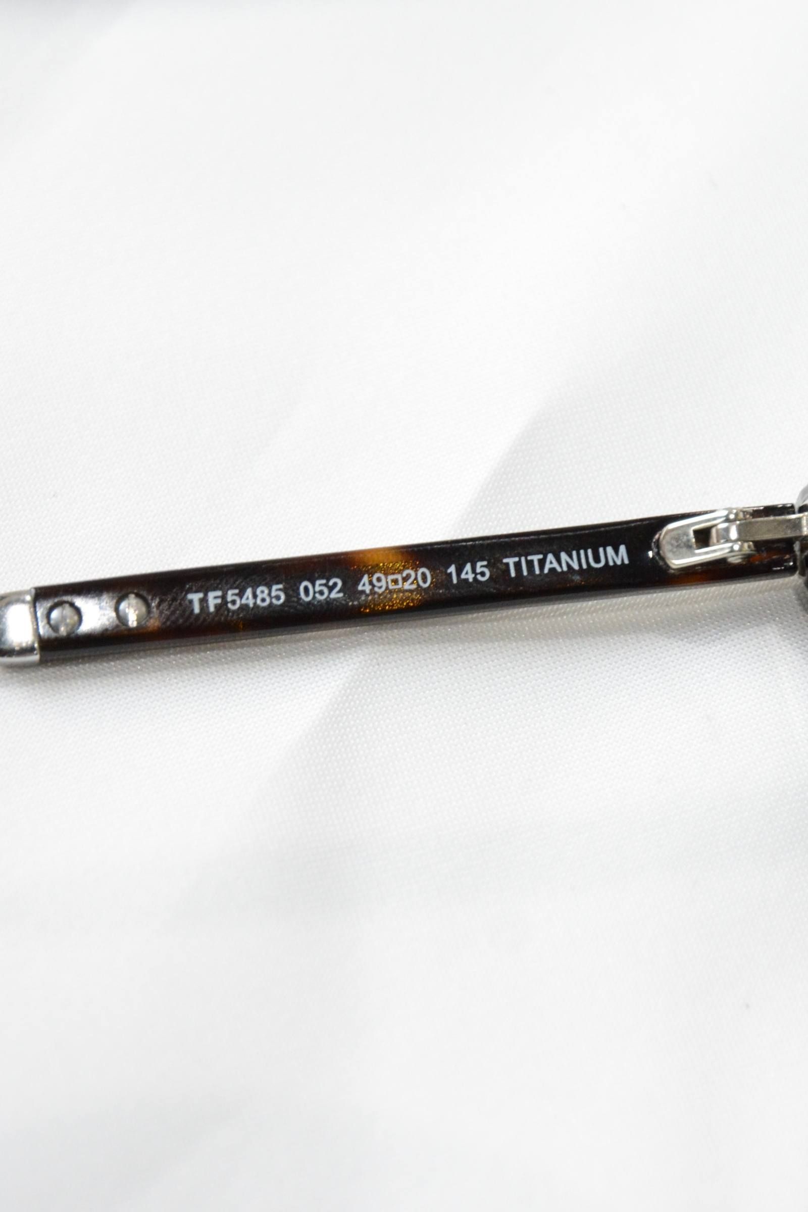 FT5485 / 052