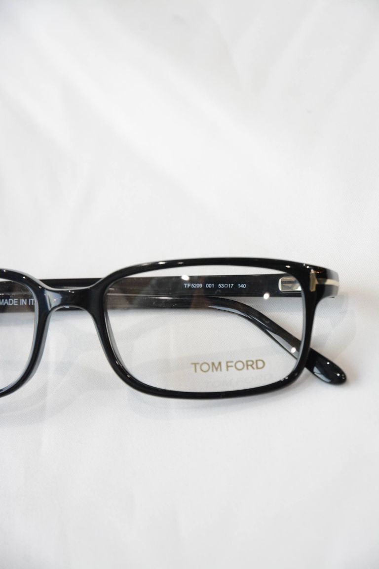 TOM FORD EYEWEAR - FT5209 / 001 | chord online store