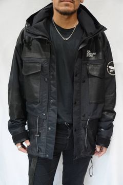 DOCKING MOUNTAIN JACKET (BLACK)