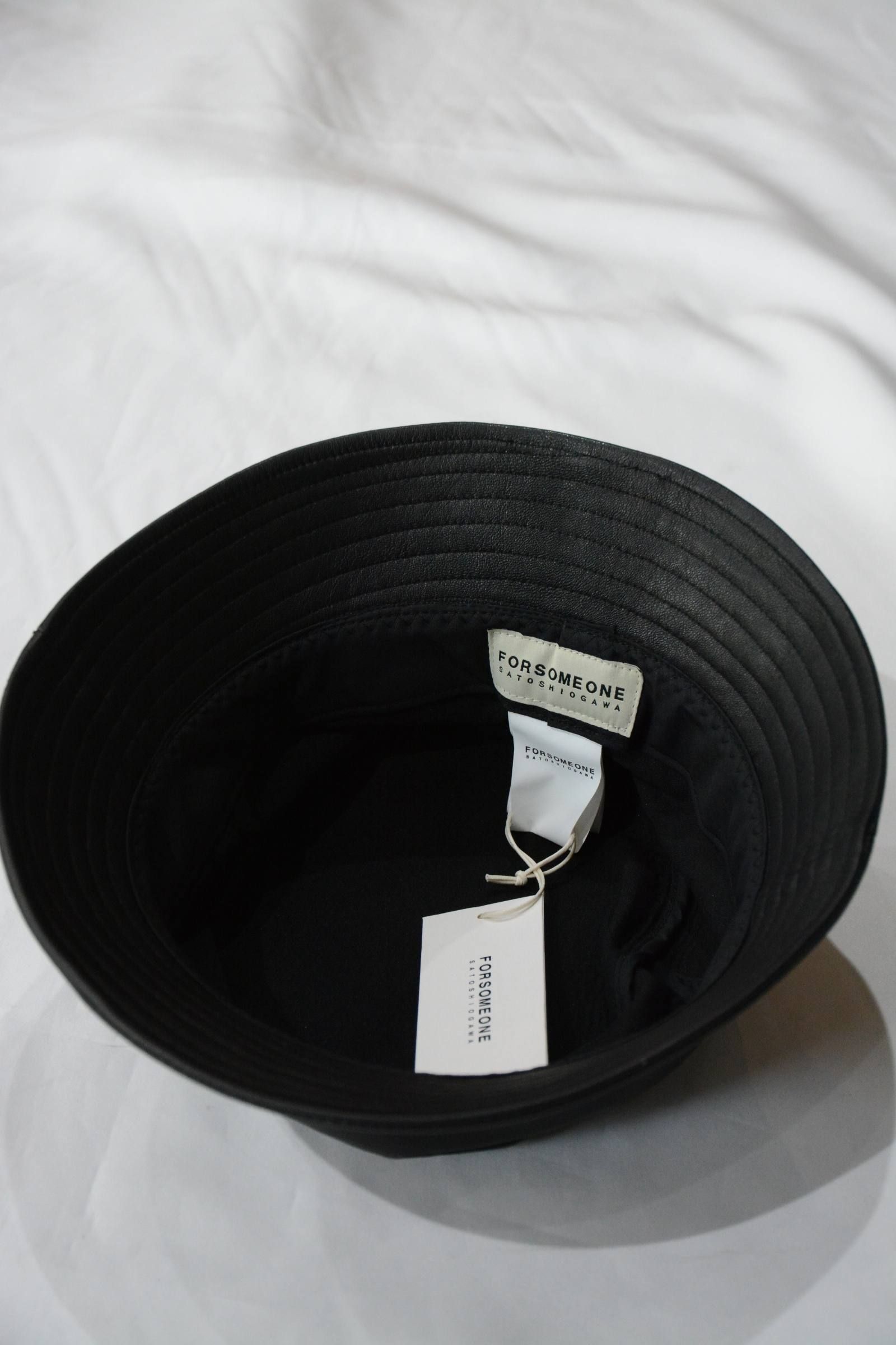 ”LEATHER MOUNT HAT
