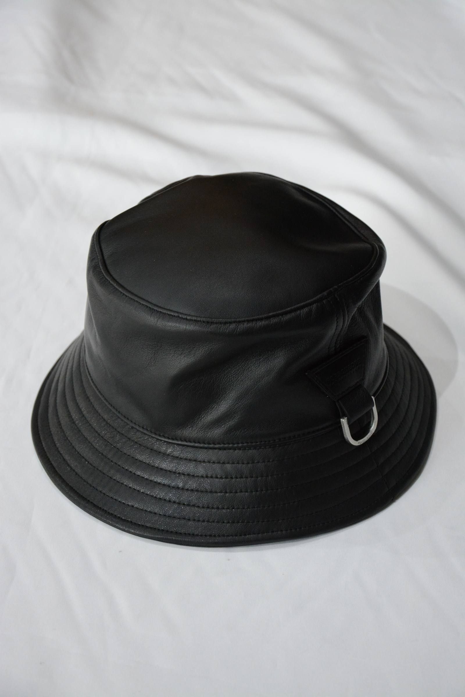 ”LEATHER MOUNT HAT