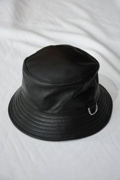 ”LEATHER MOUNT HAT