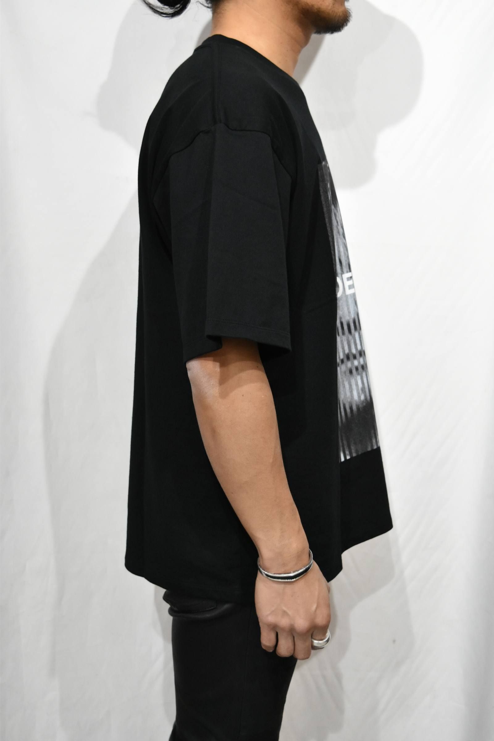 ”TWOFACE TEE