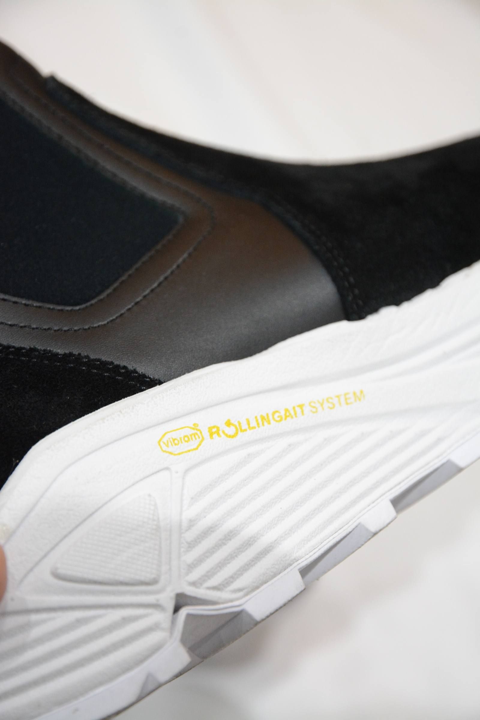MOUNT BOOTS”