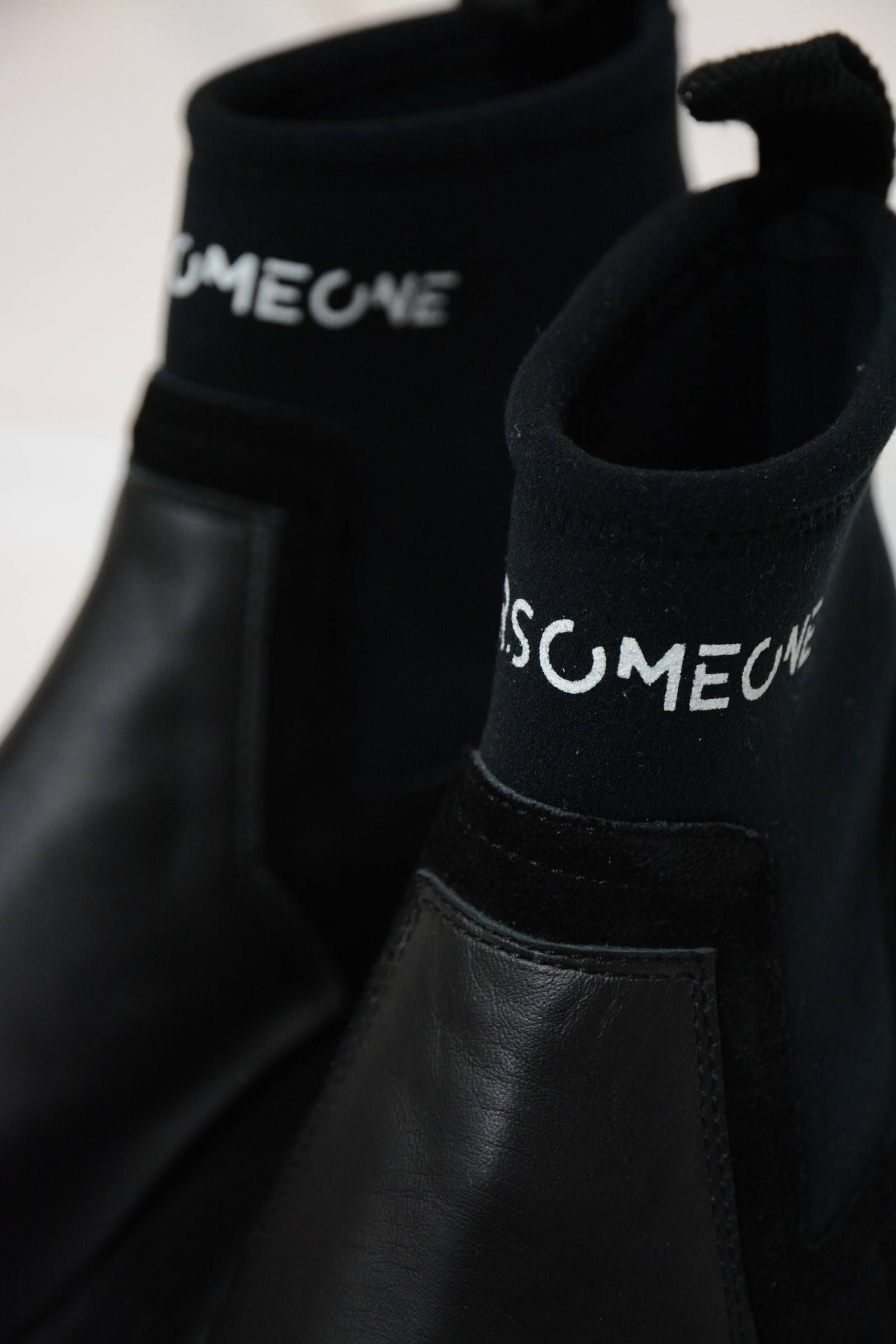 MOUNT BOOTS”
