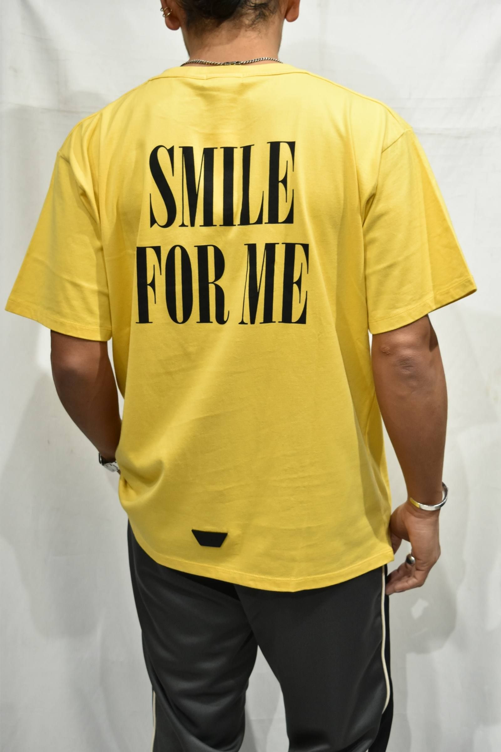 SMILE T"