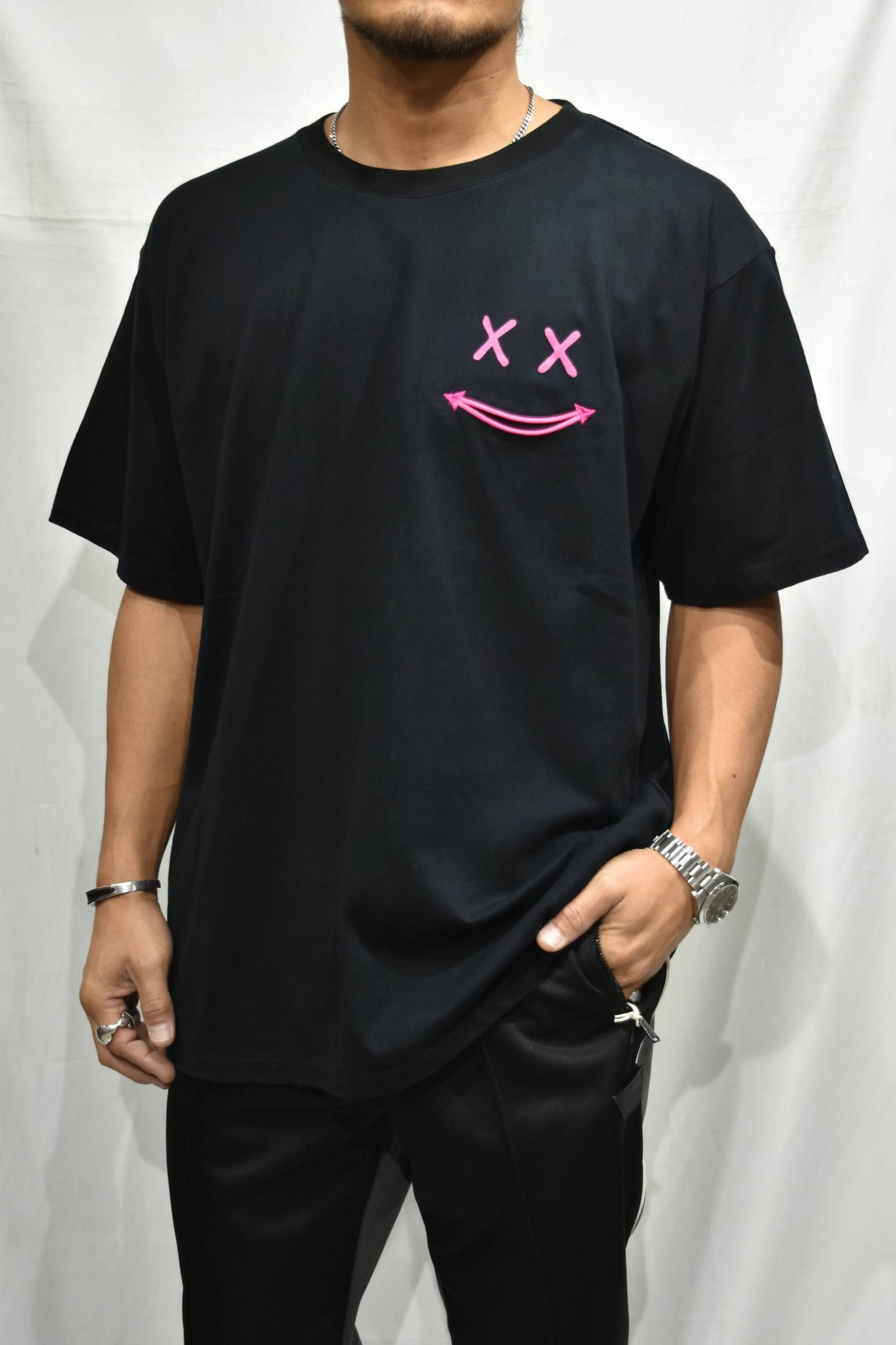 SMILE T"