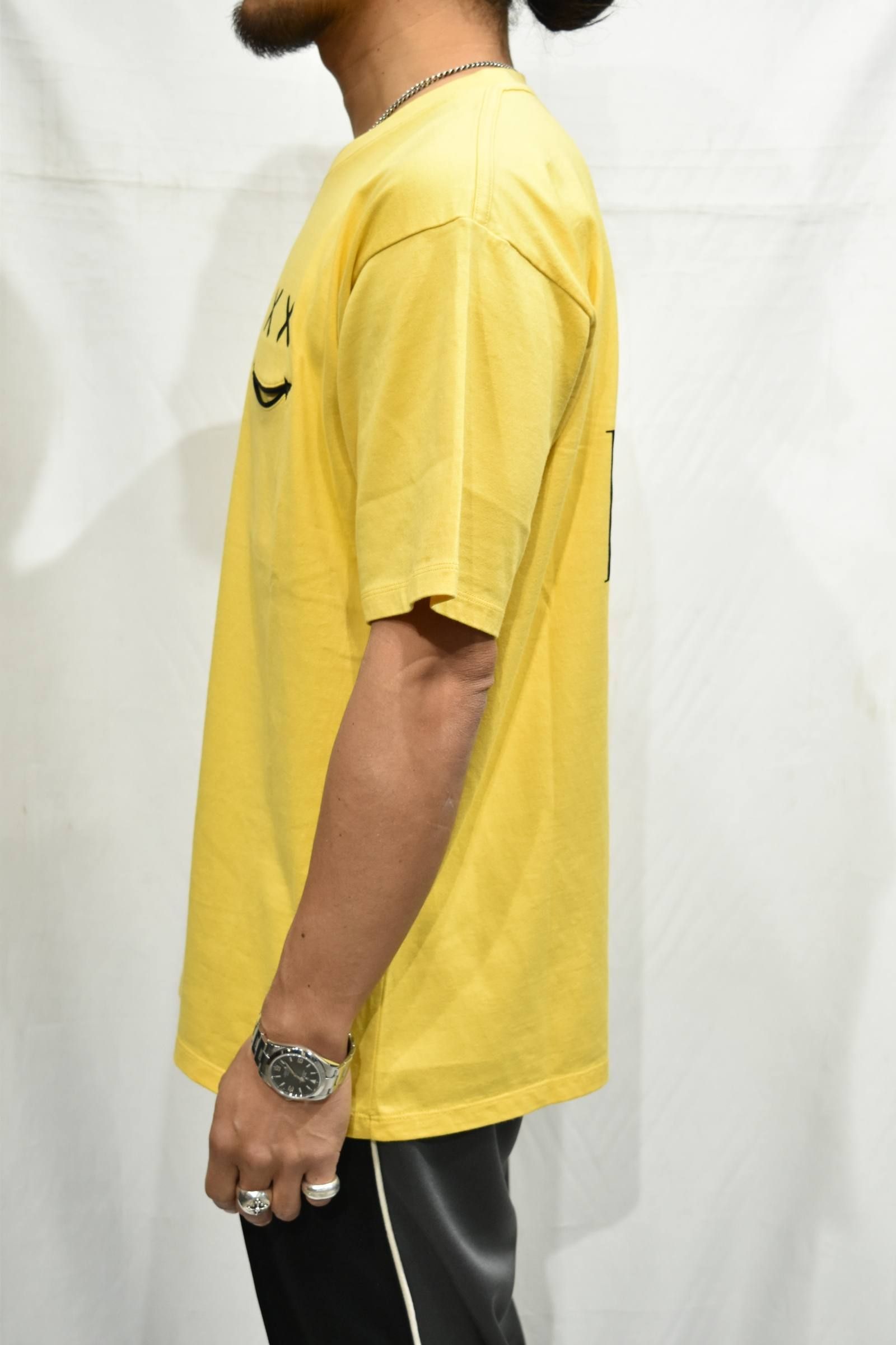 SMILE T"