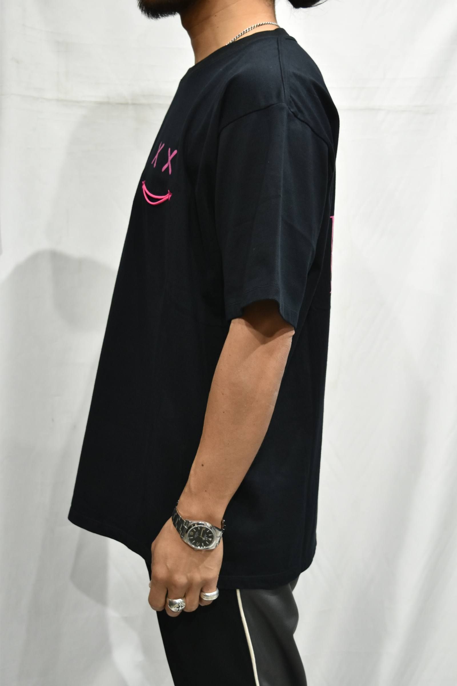 SMILE T"