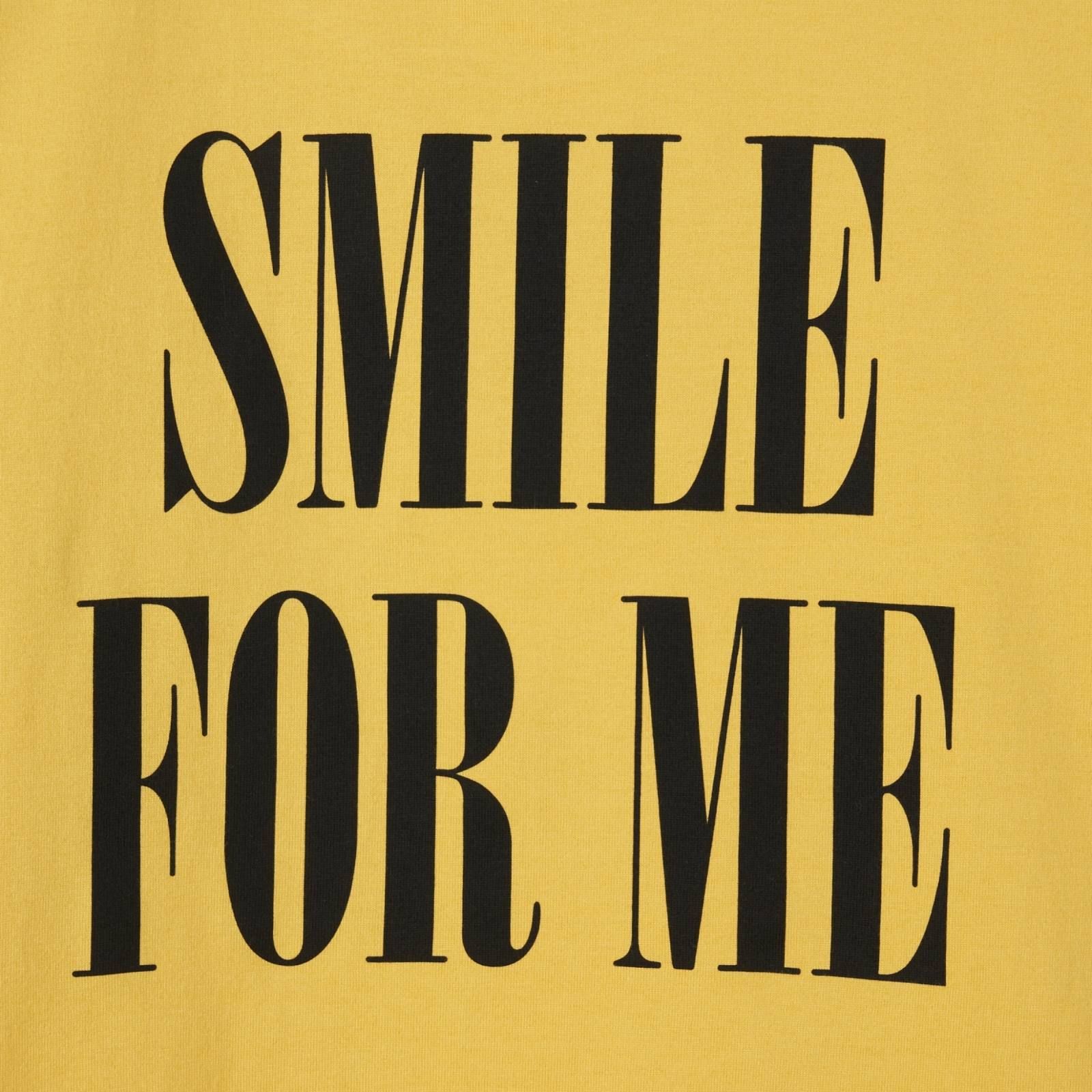 SMILE T"