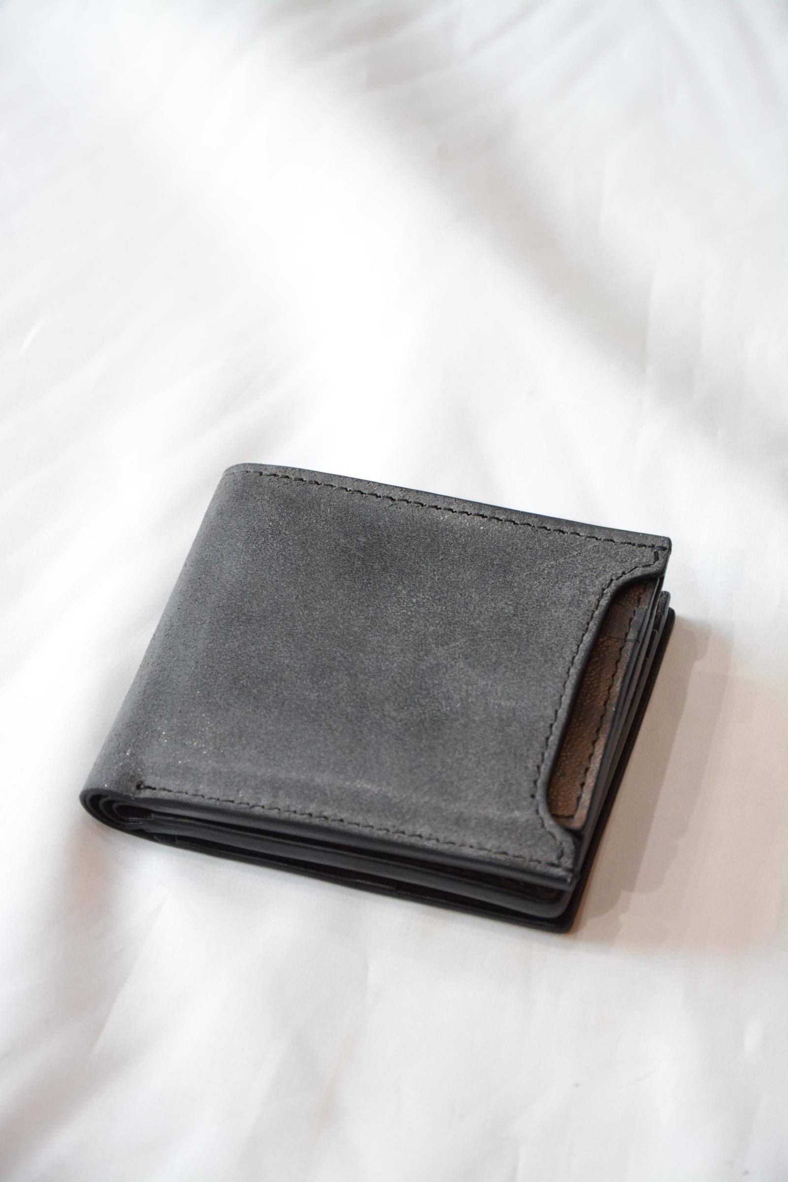 ISAMU KATAYAMA BACKLASH - GUIDIキャメル 二つ折り財布+カードケース | chord online store