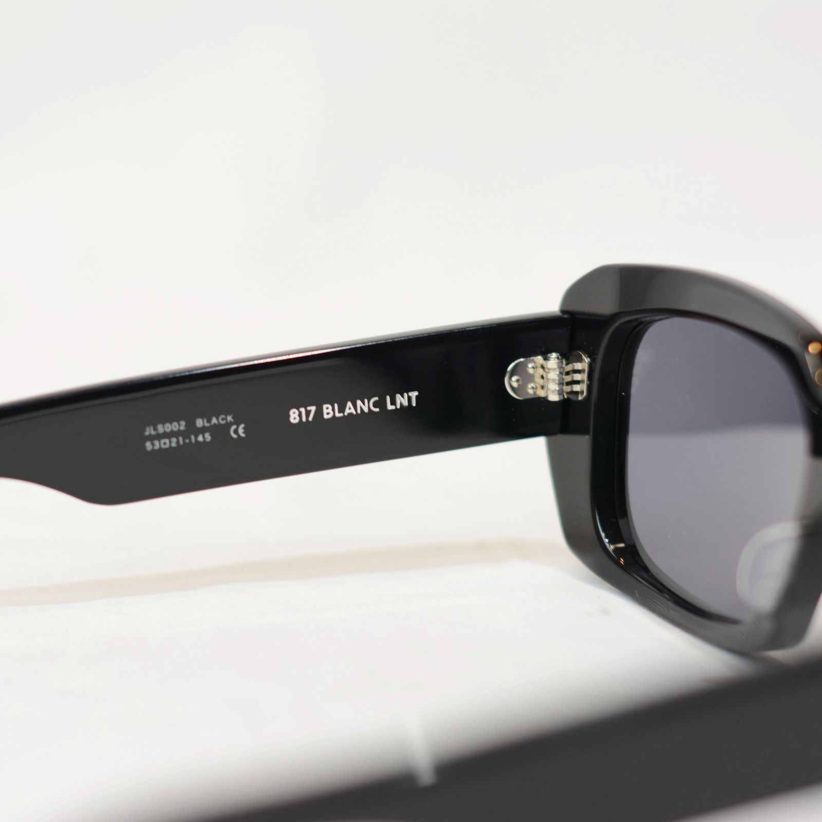 Television cut glasses