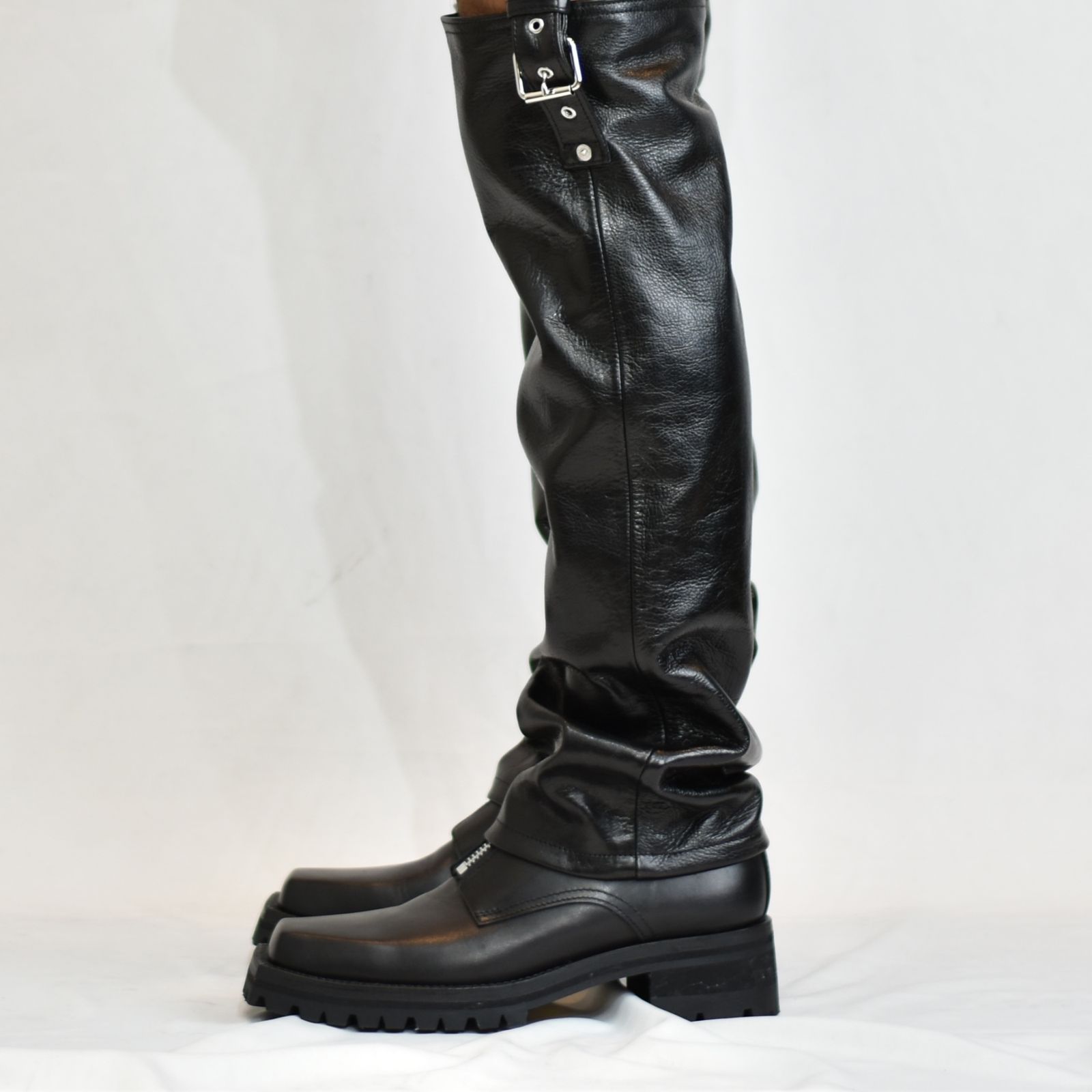 Leather detachable pants”