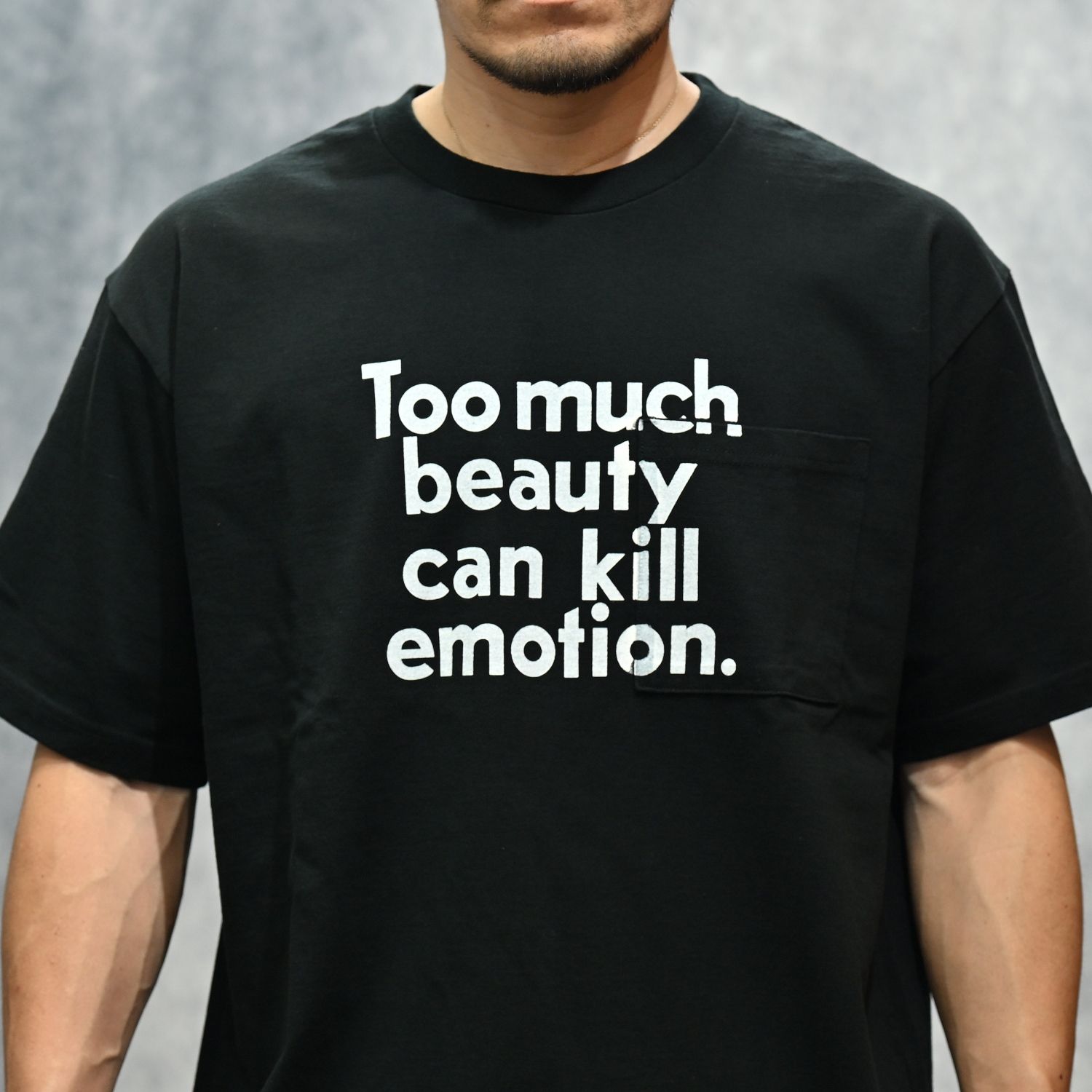 Too Much beauty TEE （BLK） プリント Tシャツ （ブラック）｜MDFBF08402