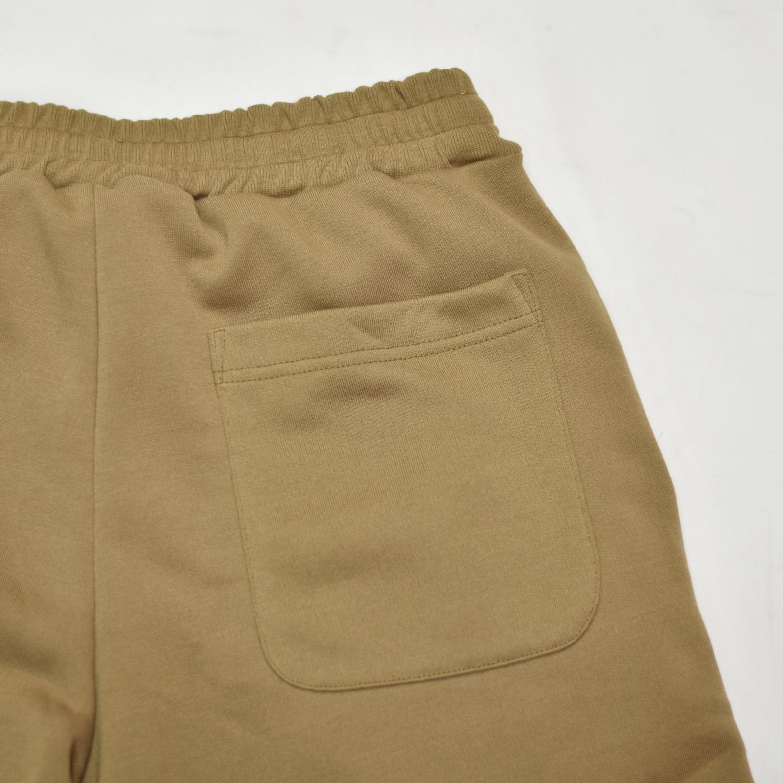AEROKNOT RELAX SWEAT PANTS <NATURALLY PAINT DESIGN> (OLOVE)