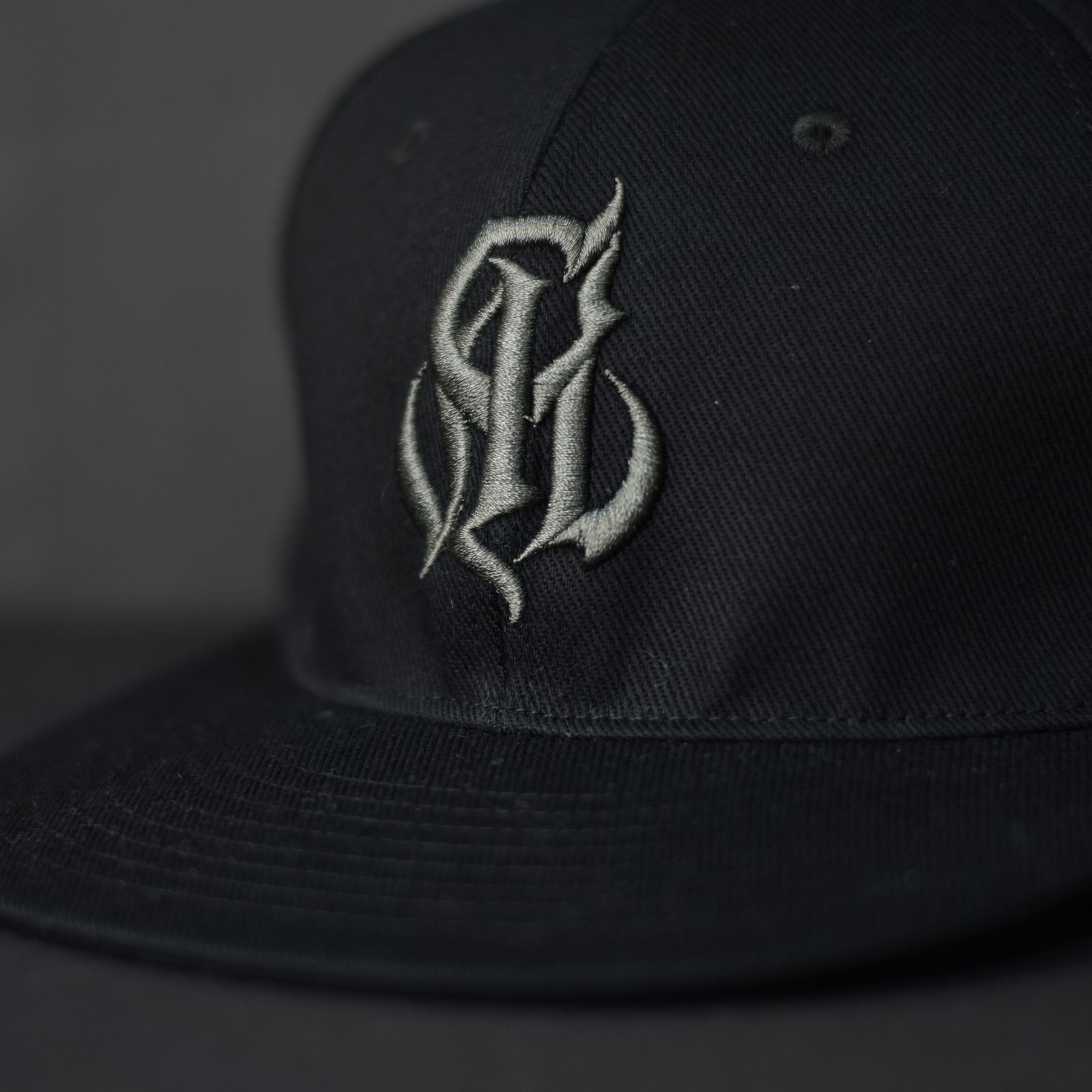 CAL NT LOGO TWILL BASEBALL CAP (BLACK/CHARCOAL) / ロゴ ベースボールキャップ