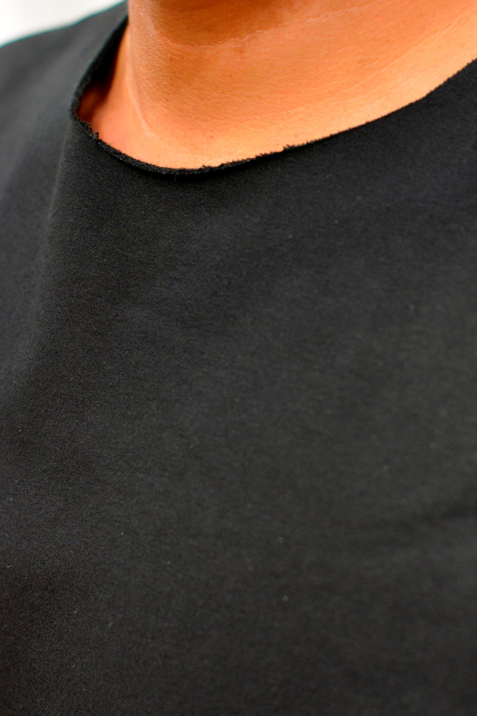 CAT & SAWN CUT SPIRAL ARM LONG SLEEVE