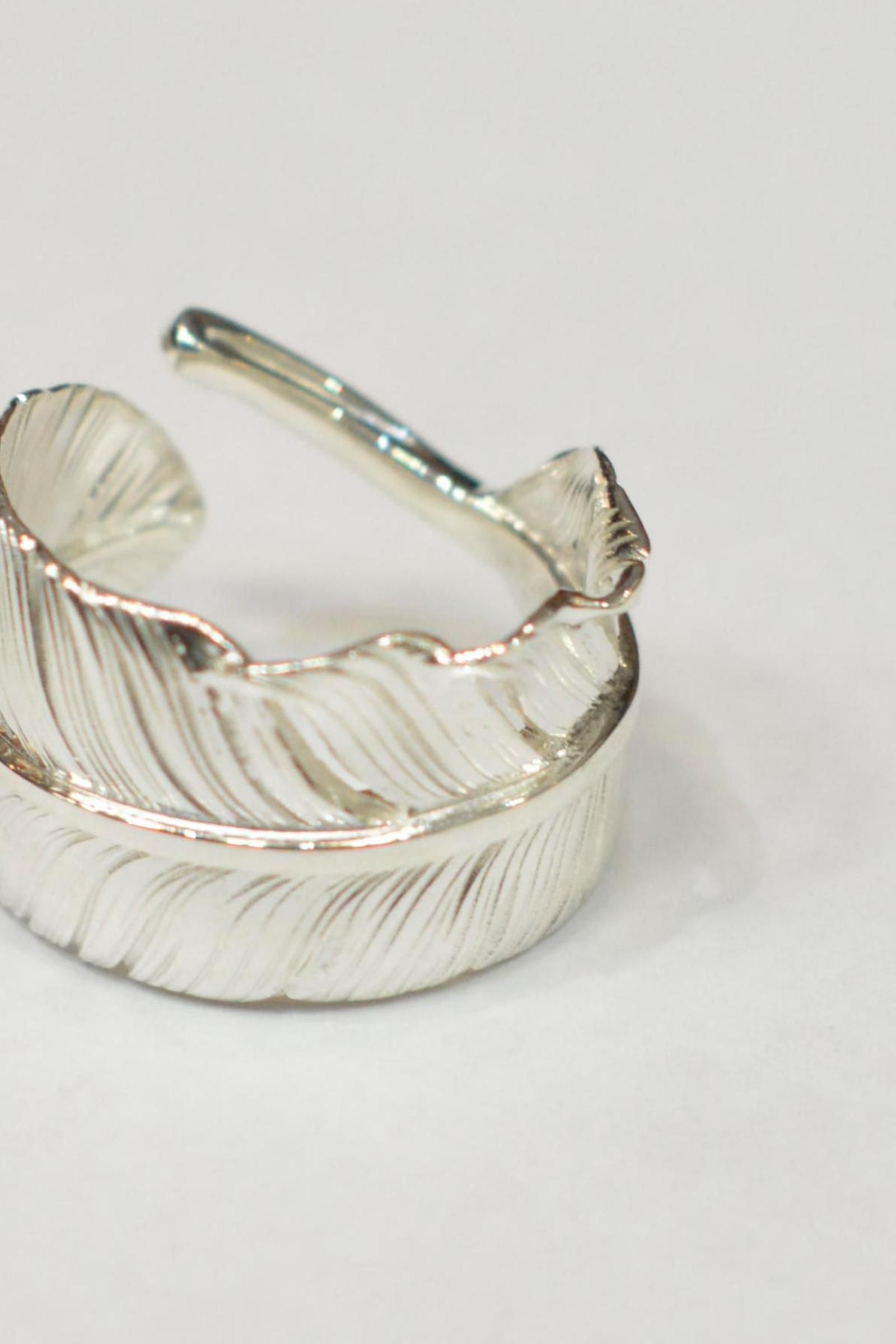 L old feather ring 02
