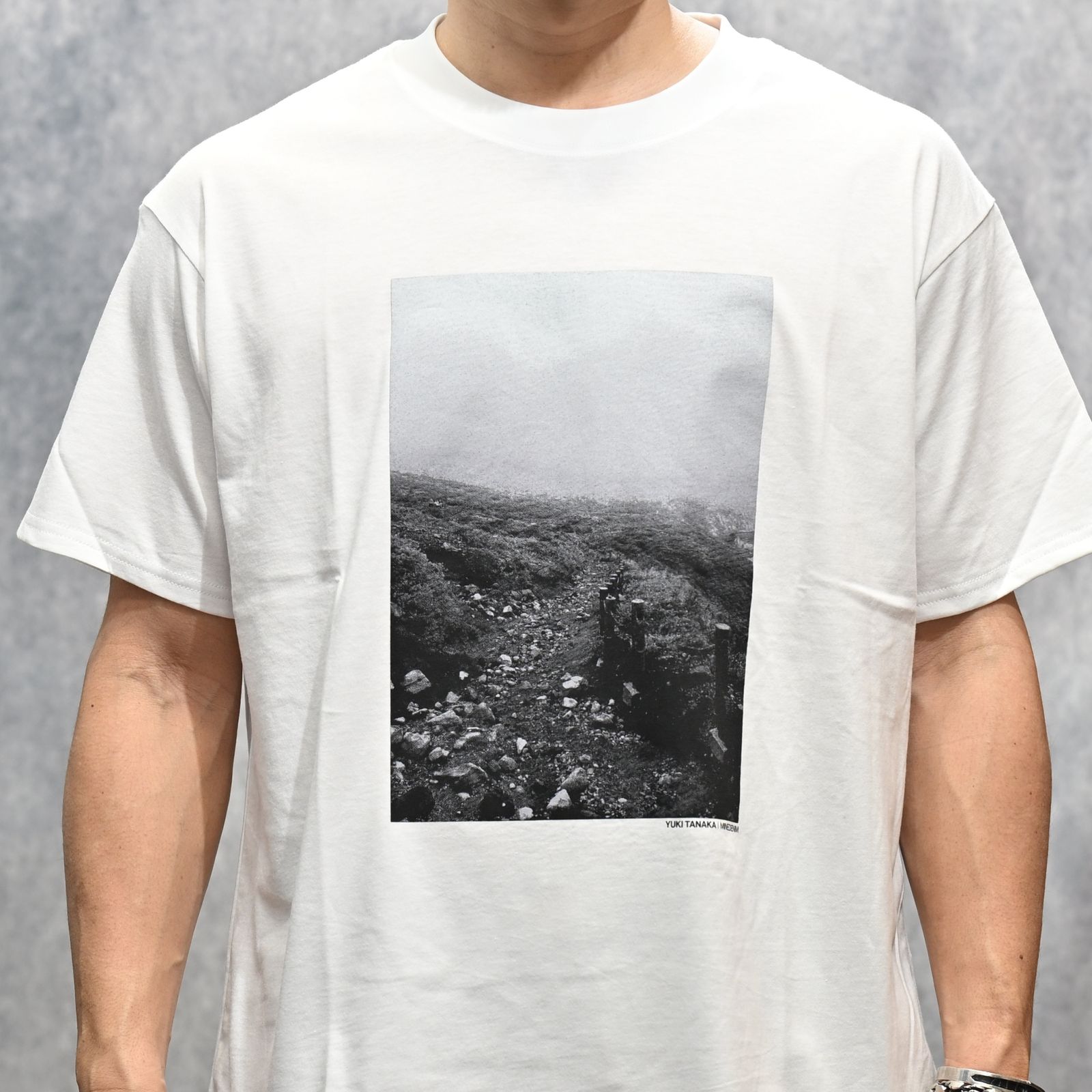 × YUKI TANAKA Photo Print T-SH （WHT）フォトプリント Tシャツ （ホワイト）｜YT-MND-08