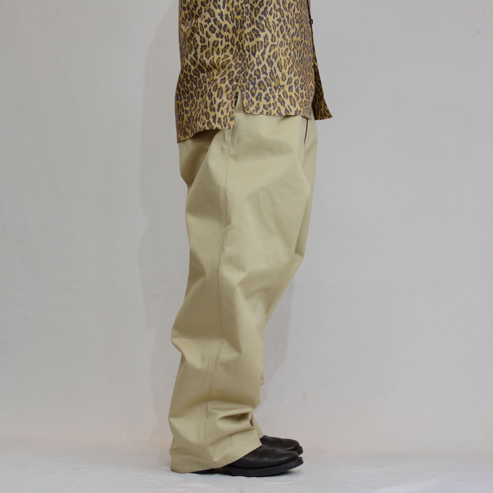 ツータック ワイドチノパンツ （BEIGE）