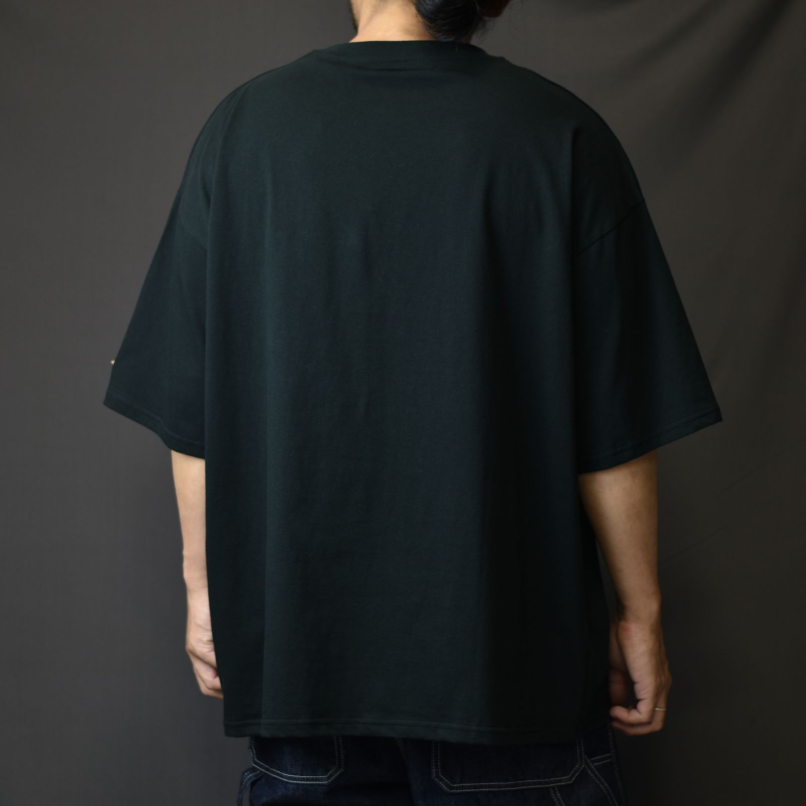 el conductorH - COTTON EMBROIDERED T-SHIRT 'SCALES (BK