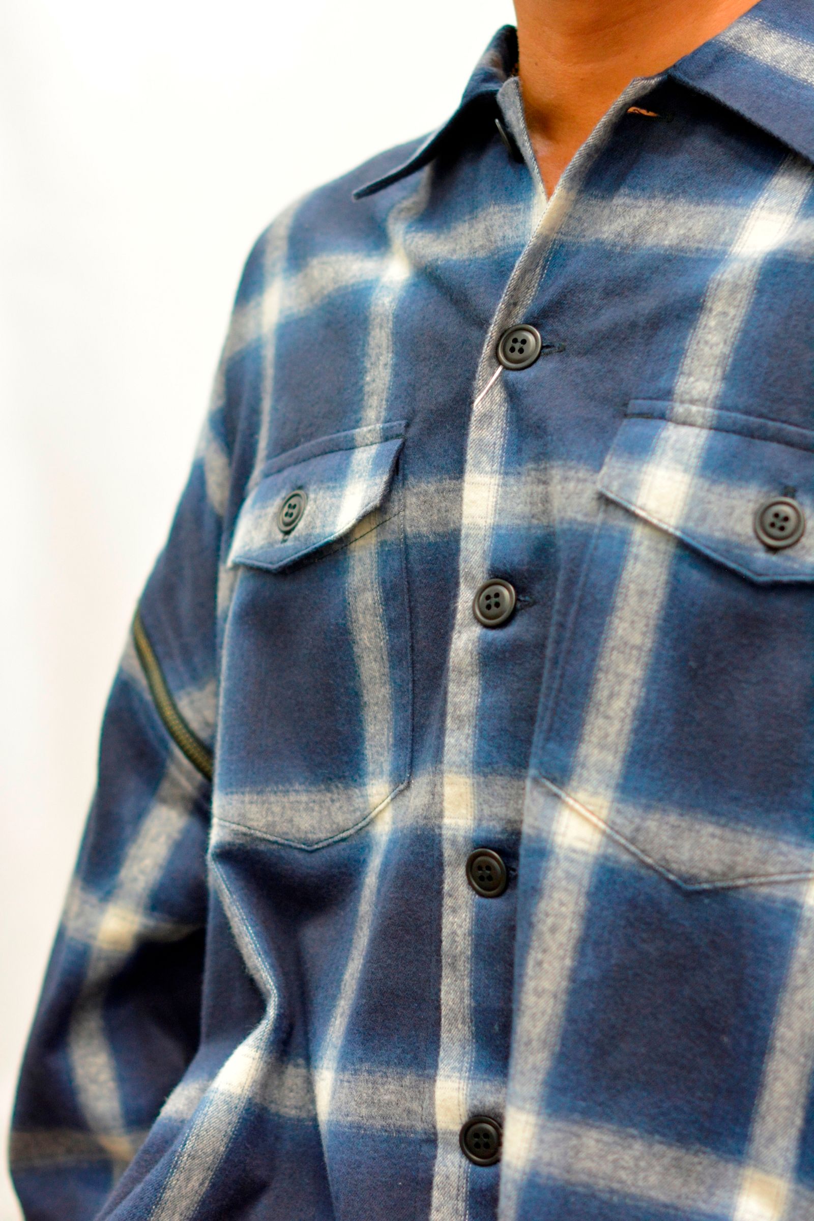 ”CHECK ZIPPER SHIRT