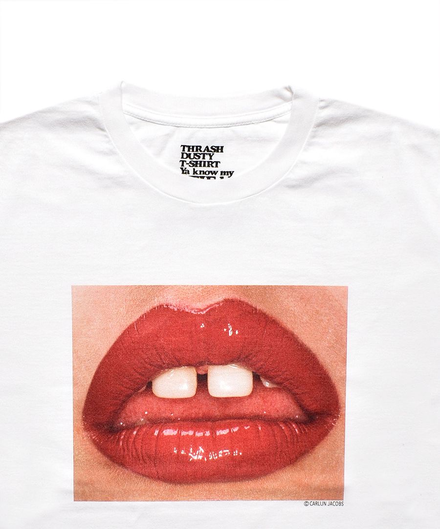 MINEDENIM - Carlijn Jacobs × Stie-lo Lips T-SH （WHITE） カーライン・ジェイコブス フォトTシャツ  カットソー | chord online store