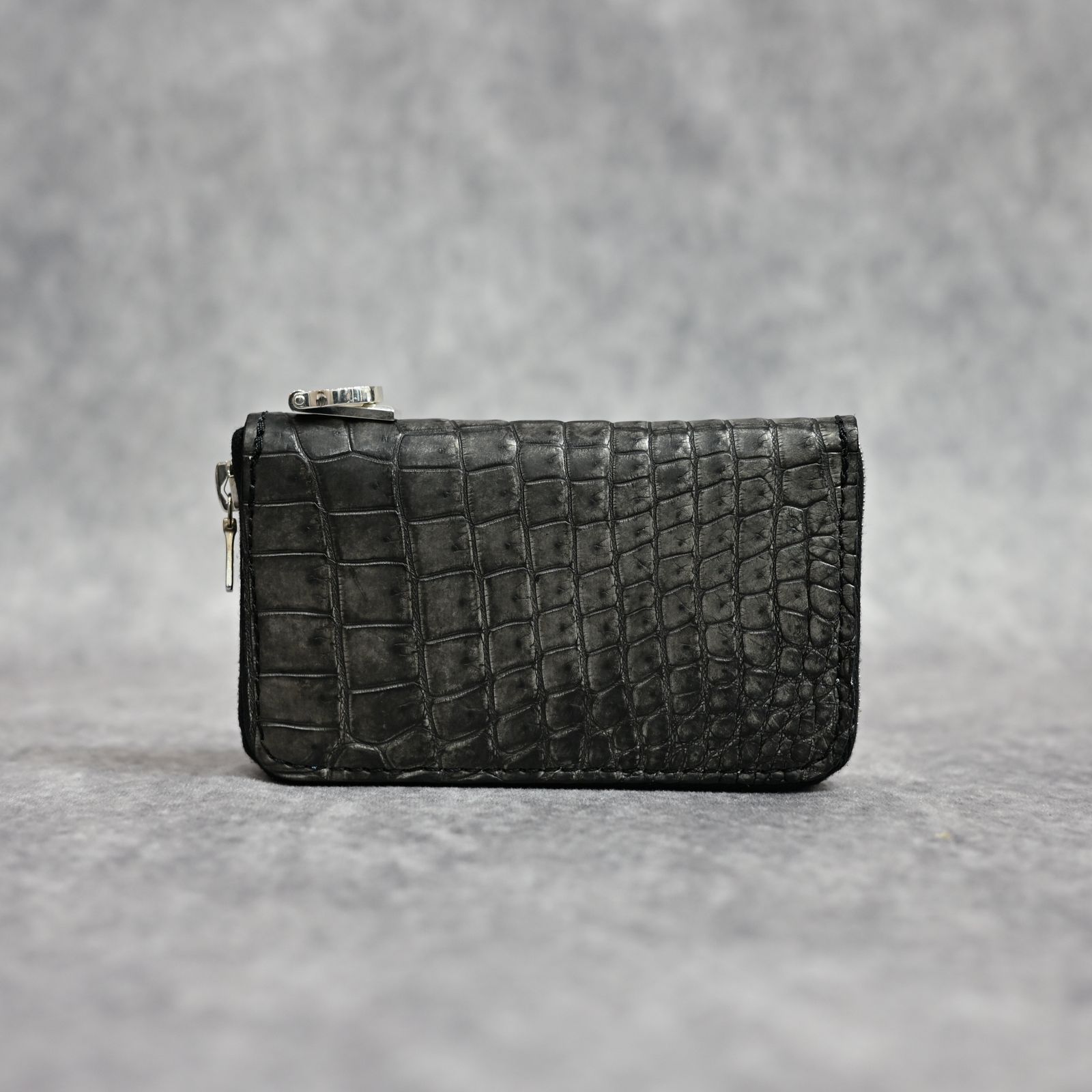 クロコ 墨染め+イタリアンバケッタ ミニラウンド財布 （SUMI / 墨グレー） 383-05