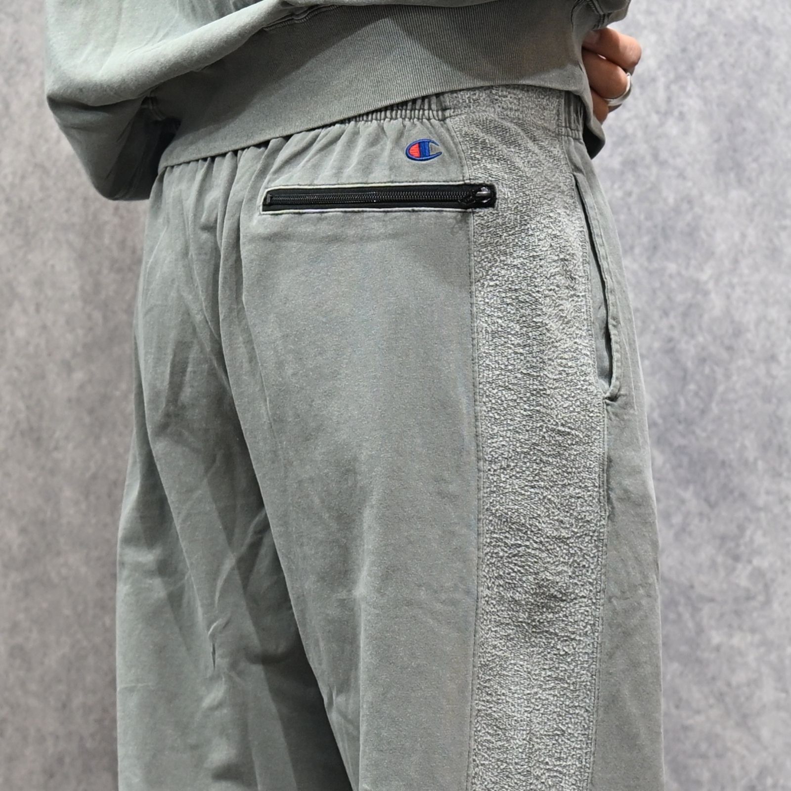 N.HOOLYWOOD × Champion｜SWEATPANTS （GRAY / グレー）｜スウェットパンツ｜C8-D219