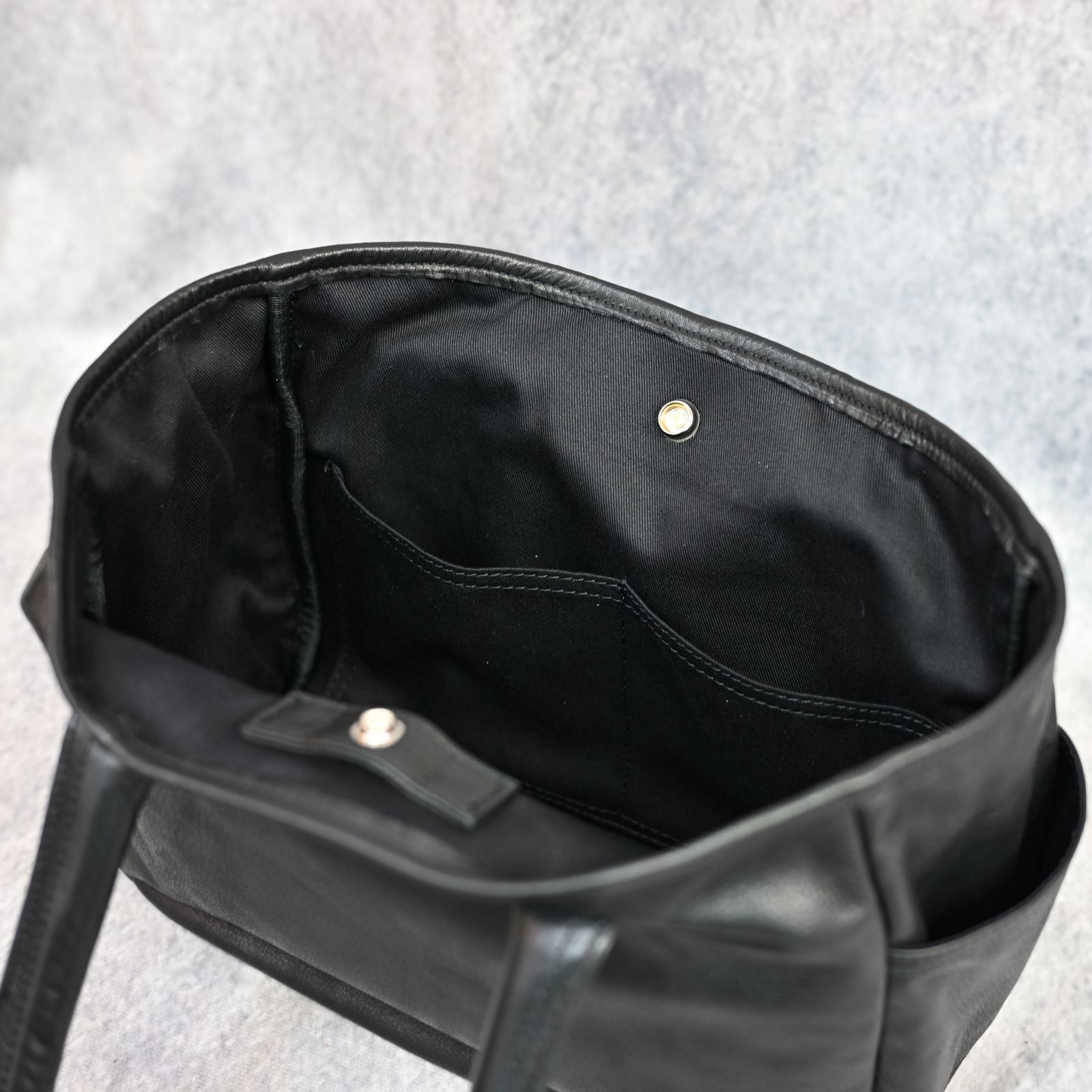 PC RIDERS LEATHER TOTE BAG S W / LOVE & PEACE SILVER (BLACK)｜レザートート バッグ （ブラック） PC-017-3696-10